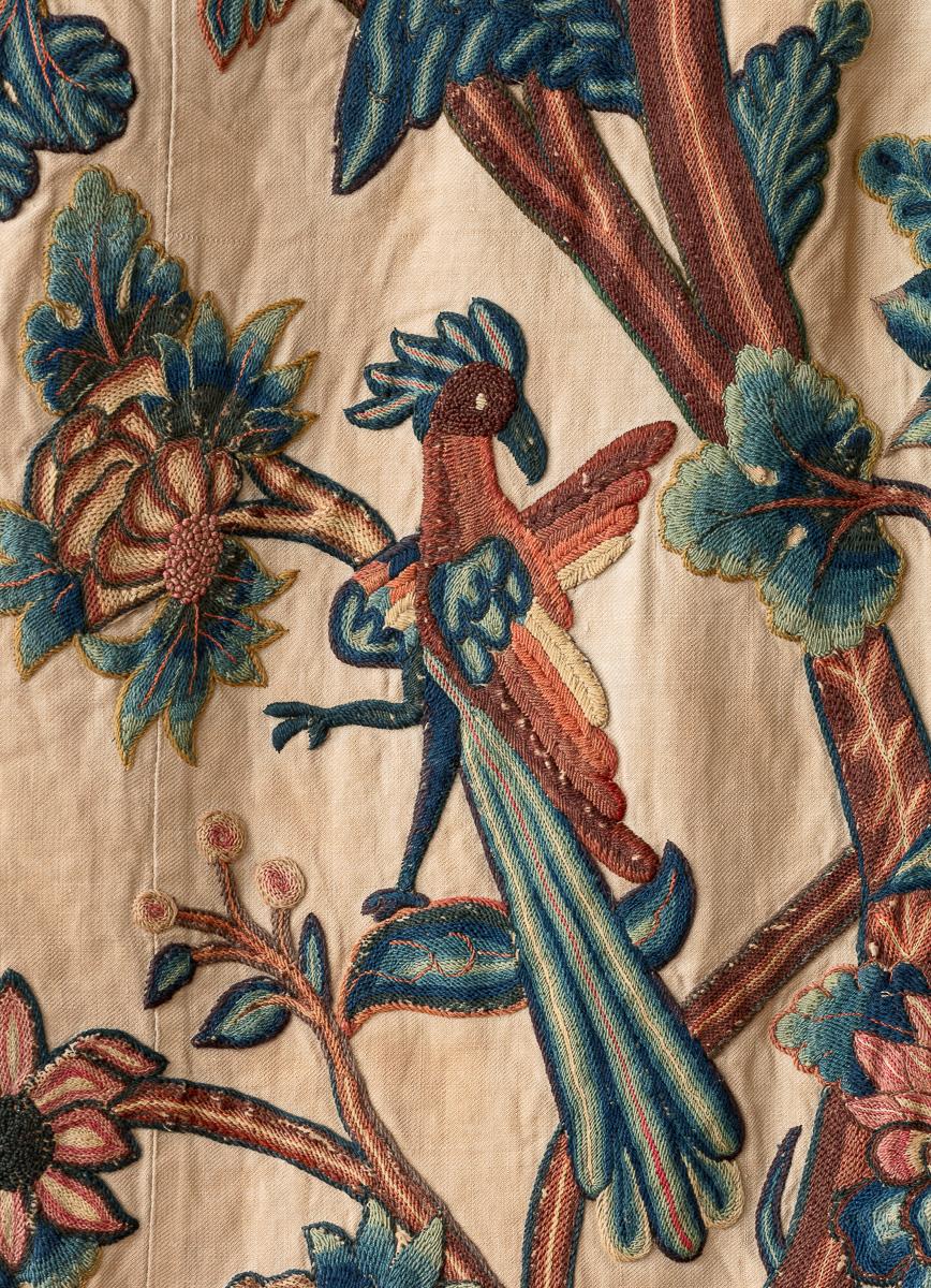 Pair of Crewelwork Hangings; English, c.1720 In Good Condition In London, GB