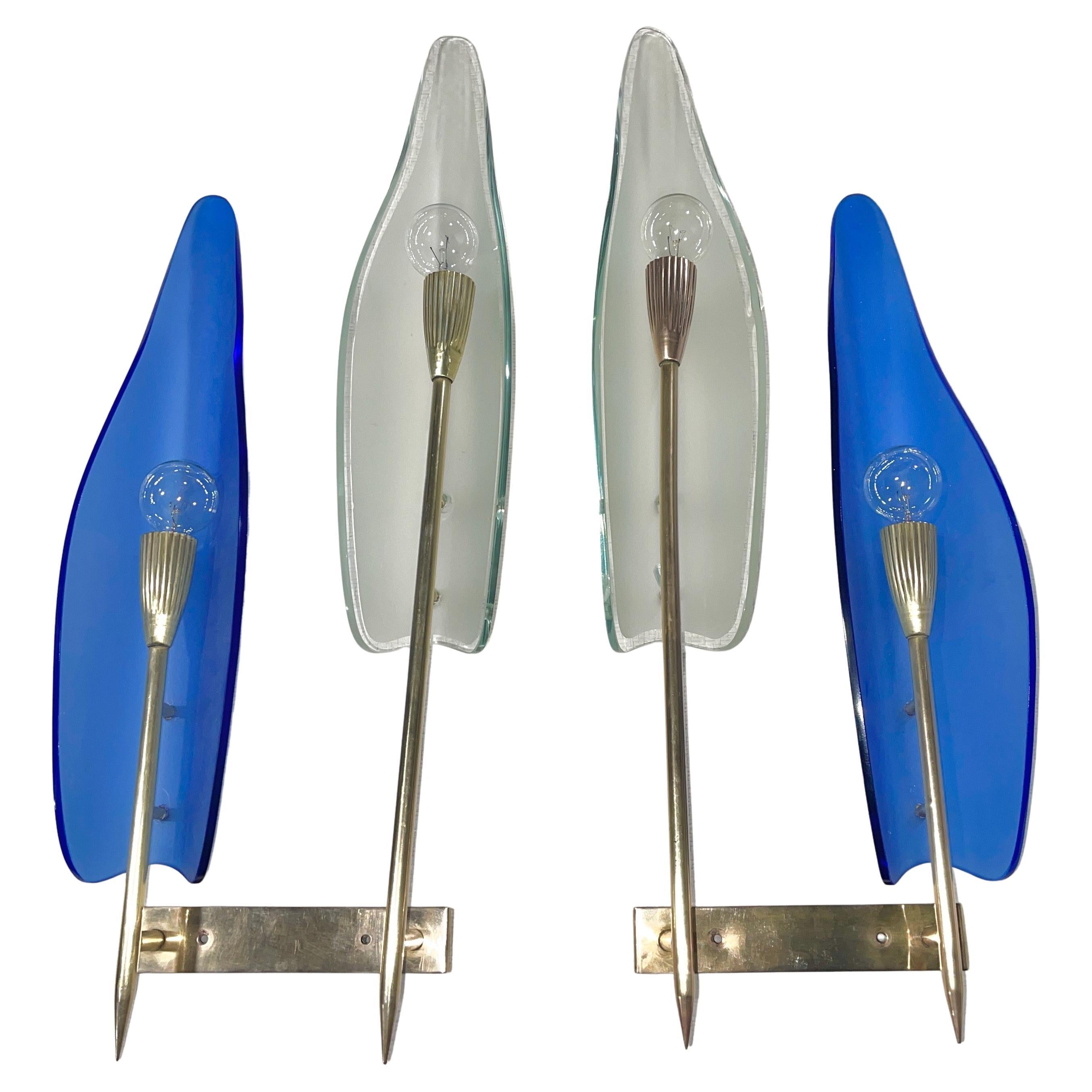 Paire d
appliques à grande échelle Cristal-Art avec verre incurvé bleu et transparent en vente