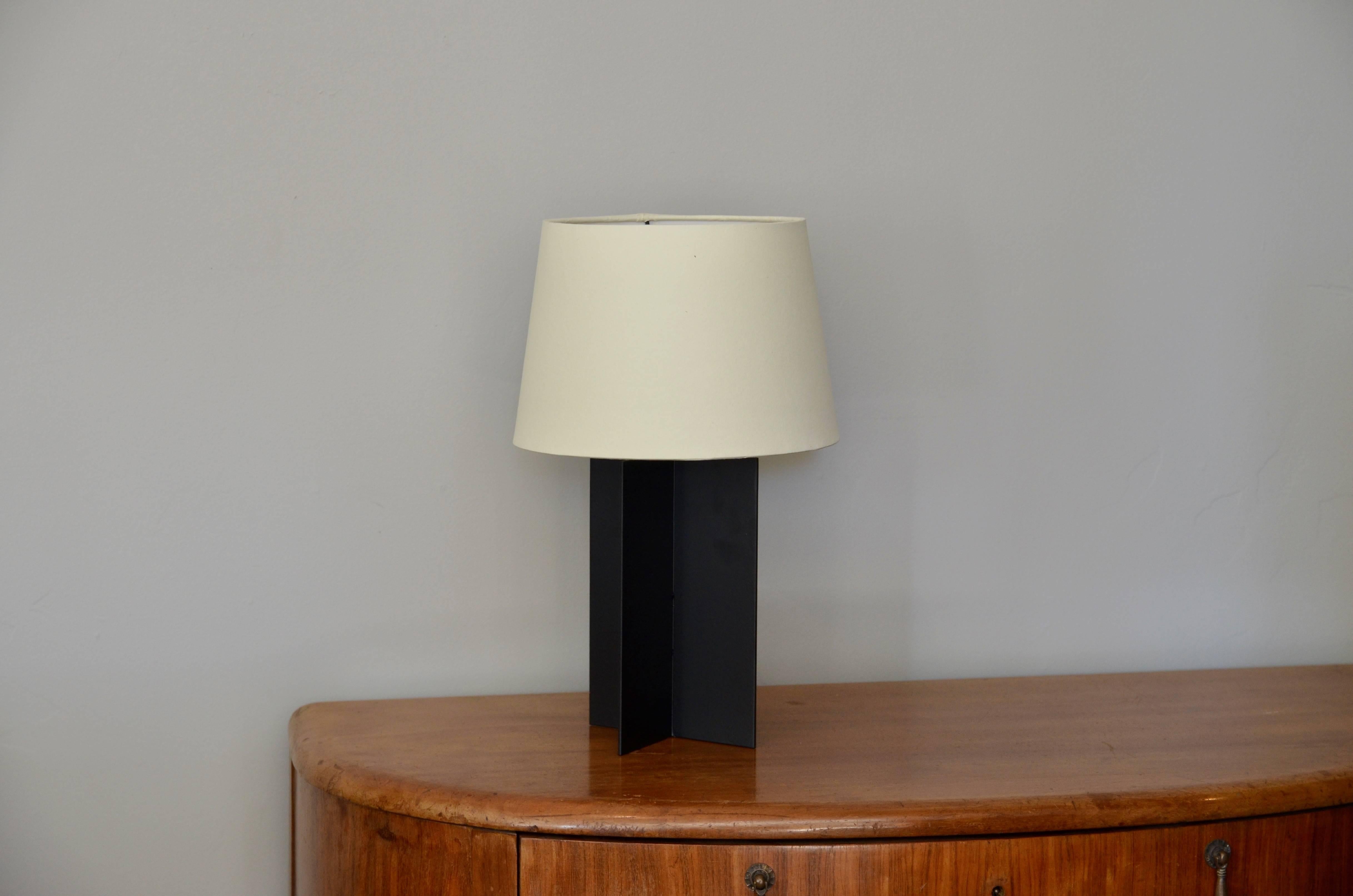 Art Deco Pair of 'Croisillon' Matte Black Steel and Parchment Lamps by Design Frères For Sale