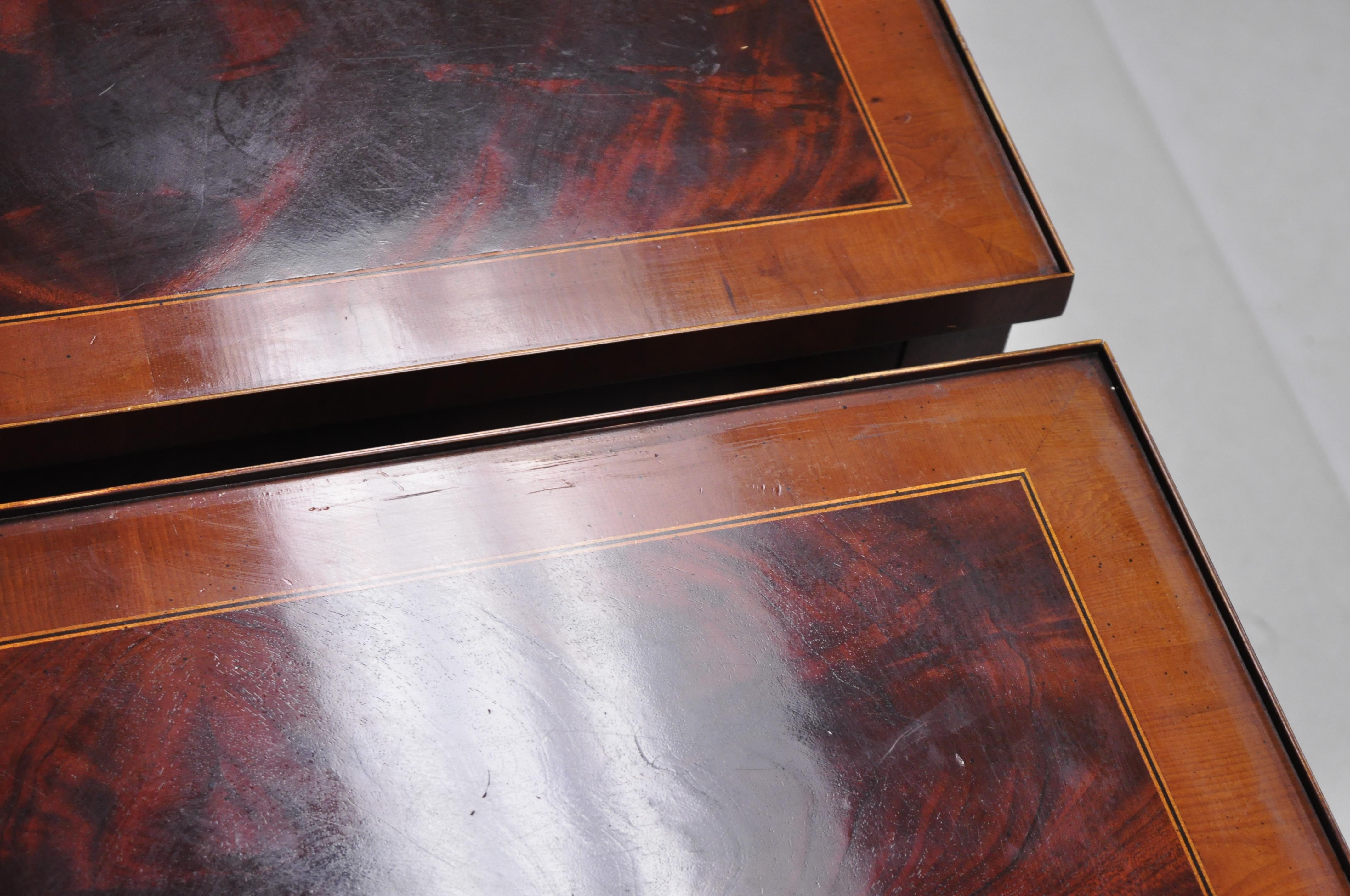 Pair of Crotch Flame Mahogany Sheraton Federal Style Hekman End Tables In Good Condition In Philadelphia, PA