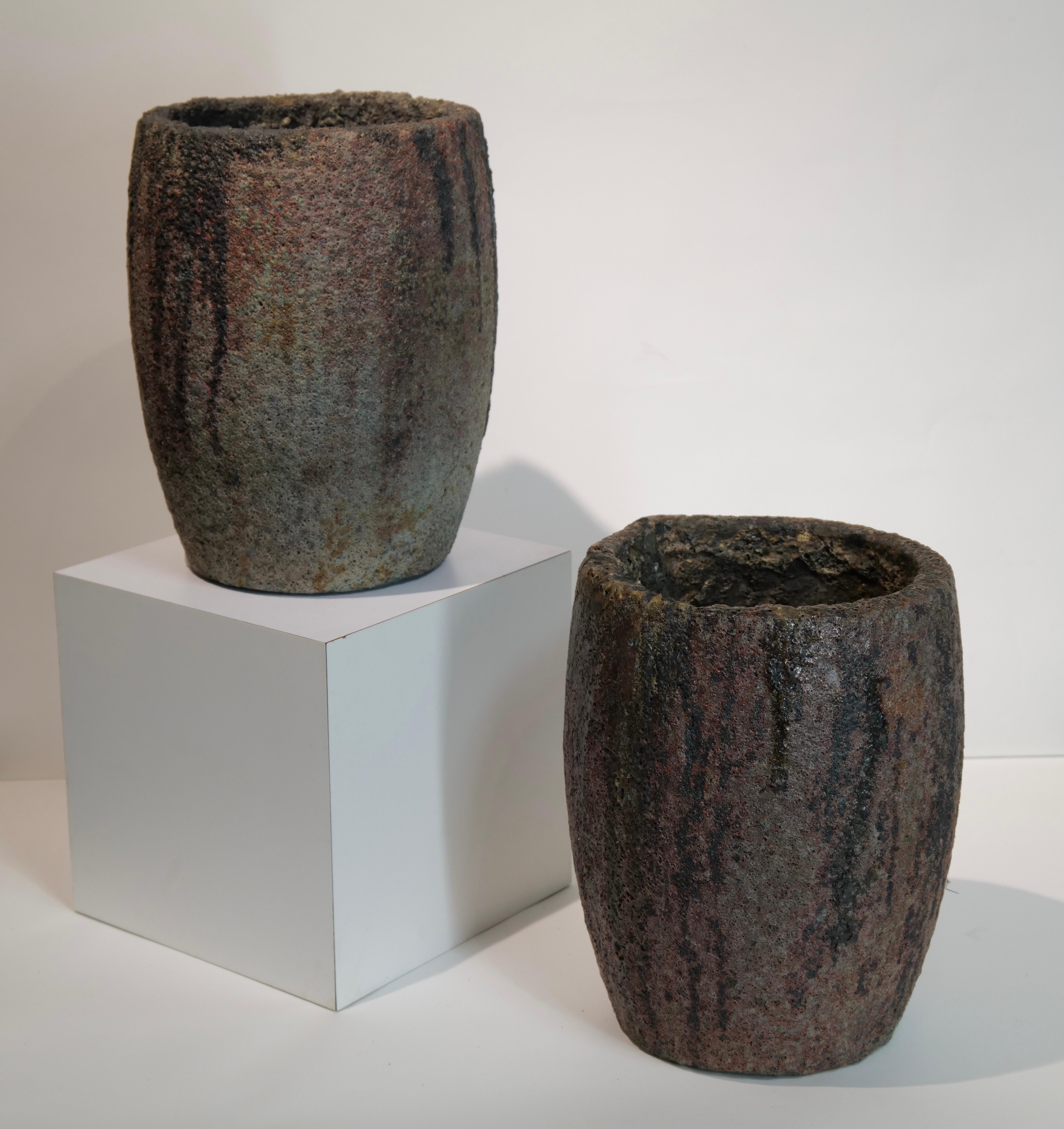 Pair of Crucible Planter Pots In Good Condition For Sale In Oklahoma City, OK