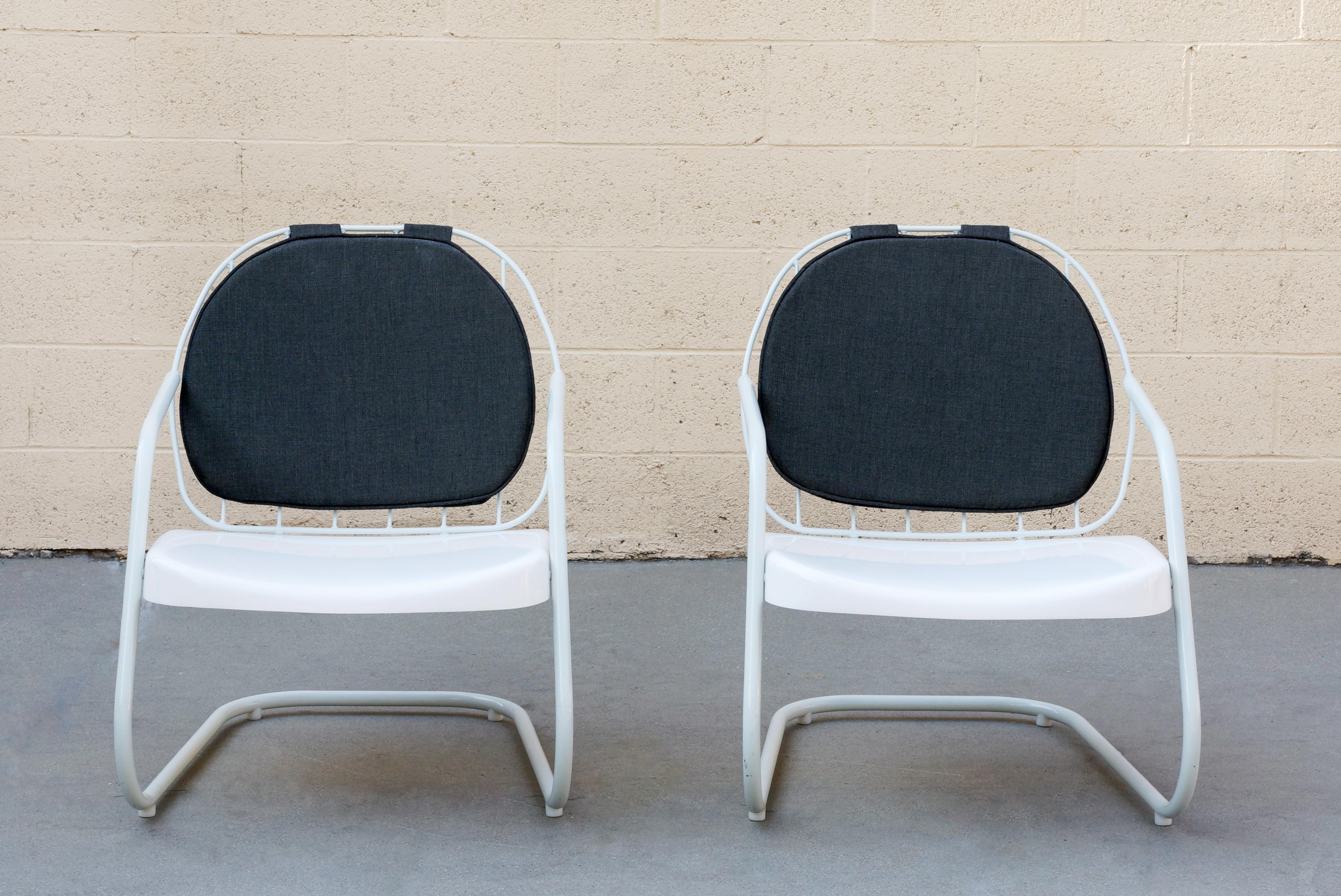 American Pair of Cruiser Patio Lounge Chairs by Ilan Dei Venice IDV