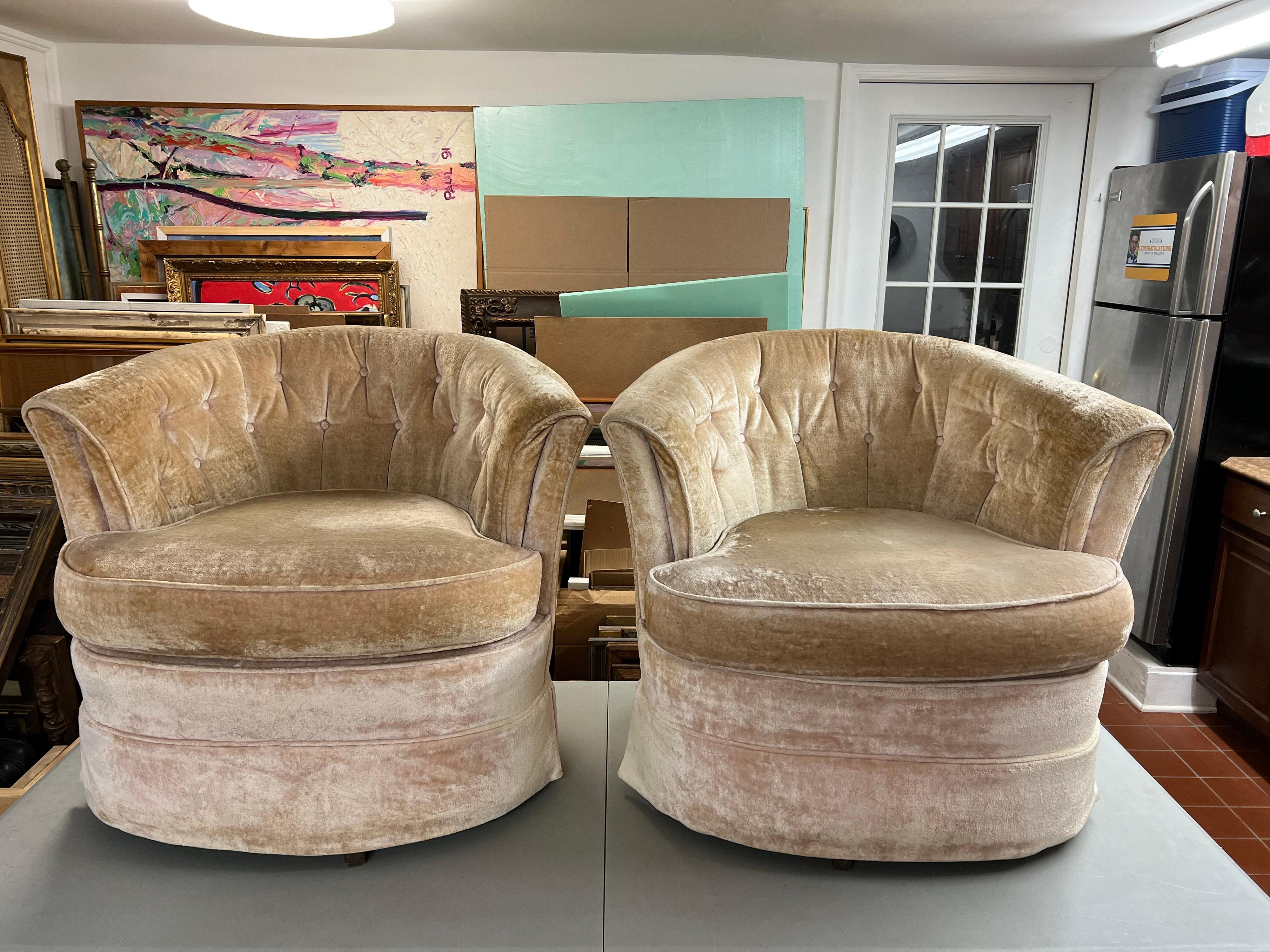 Mid-Century Modern Pair of Crushed Velvet Swivel Chairs in Champagne Ivory 