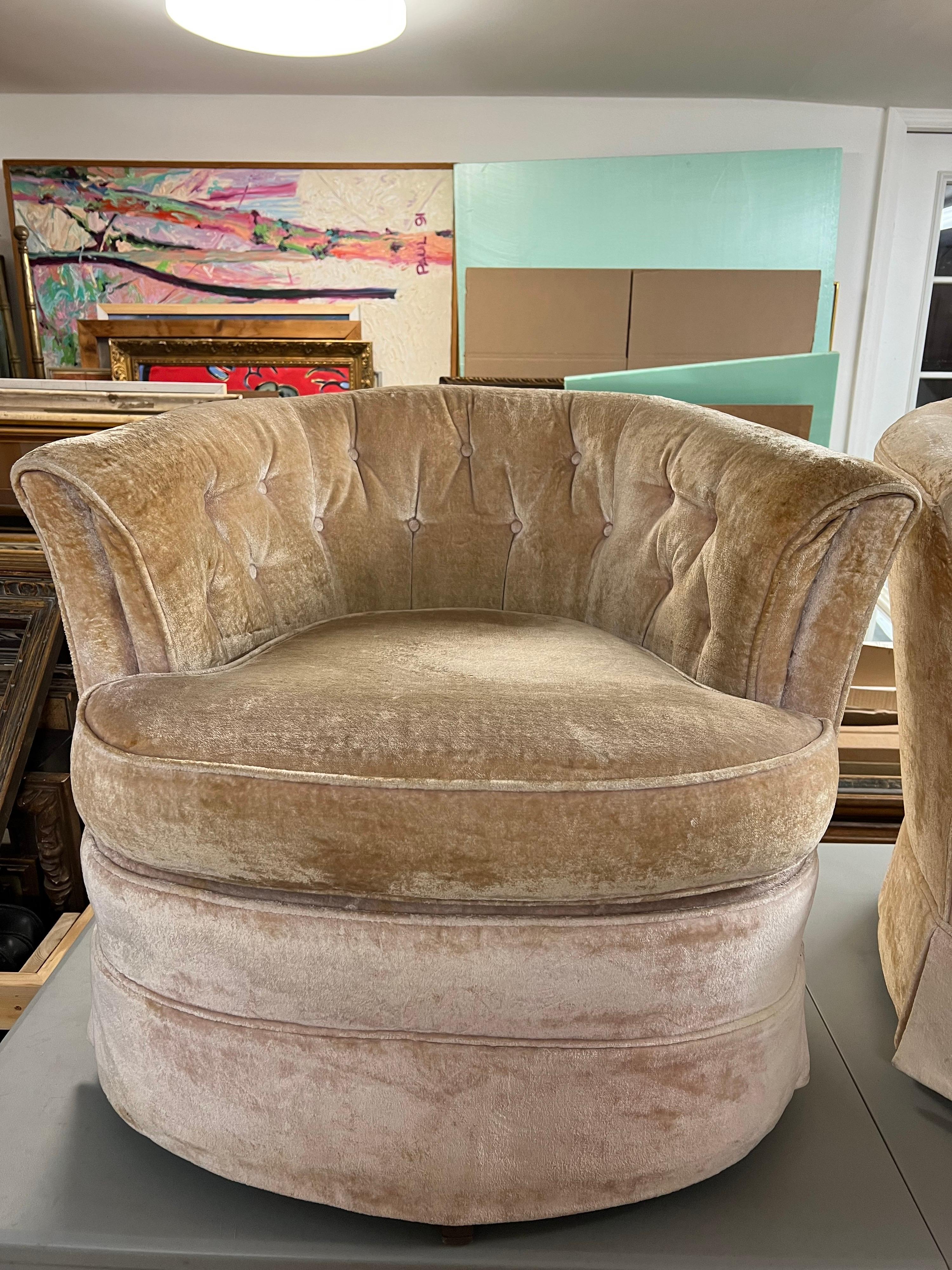 18th Century and Earlier Pair of Crushed Velvet Swivel Chairs in Champagne Ivory 