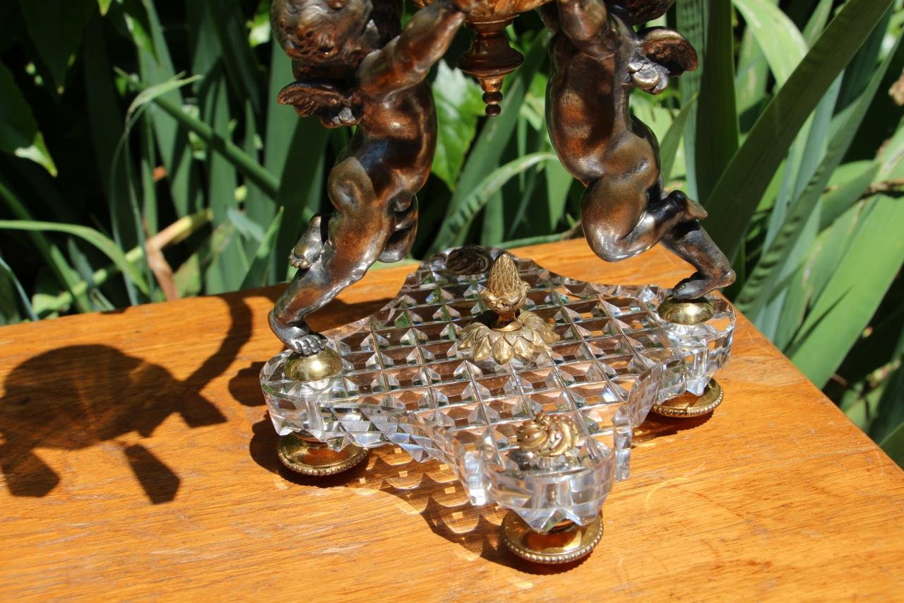 Pair Of Crystal And Bronze Candelabras From Baccarat en Bueno estado para la venta en Charmes, FR