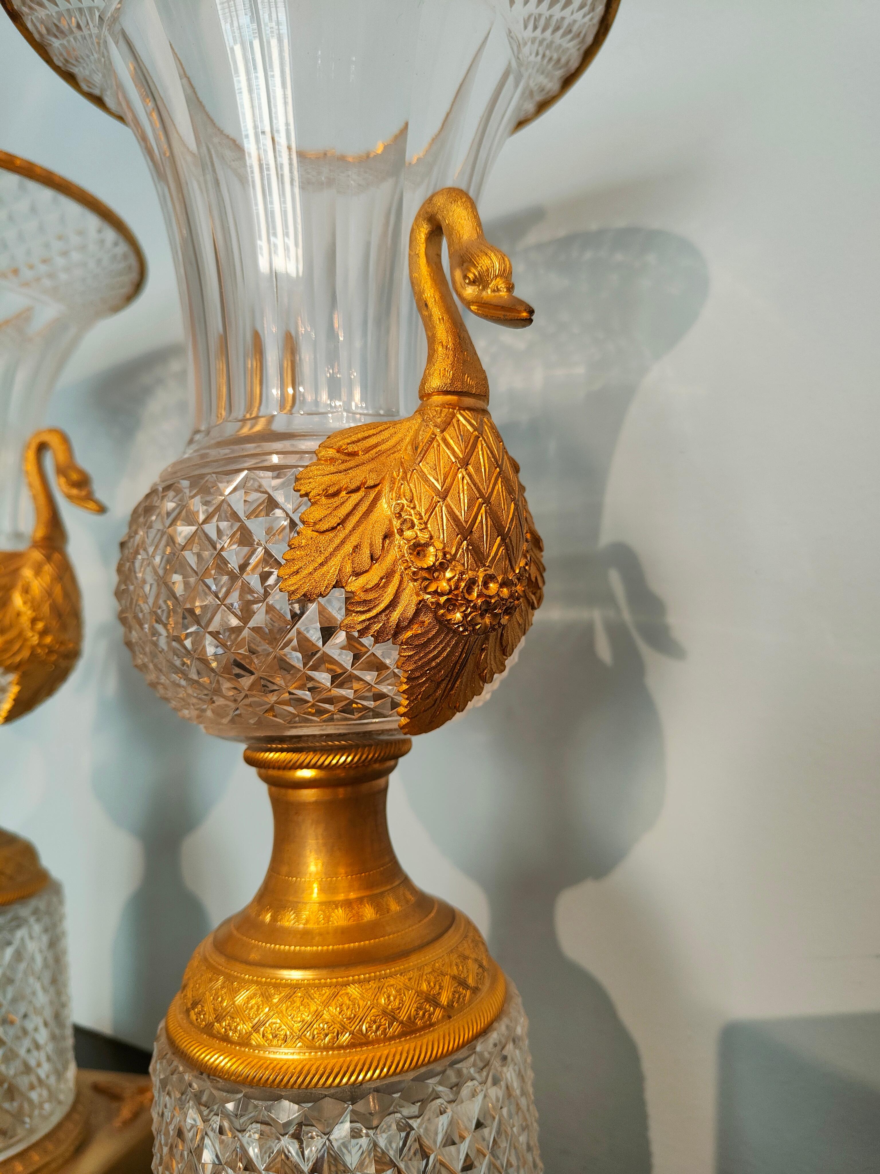 Pair of Crystal and Bronze Empire Period Vases In Good Condition For Sale In Alba, IT