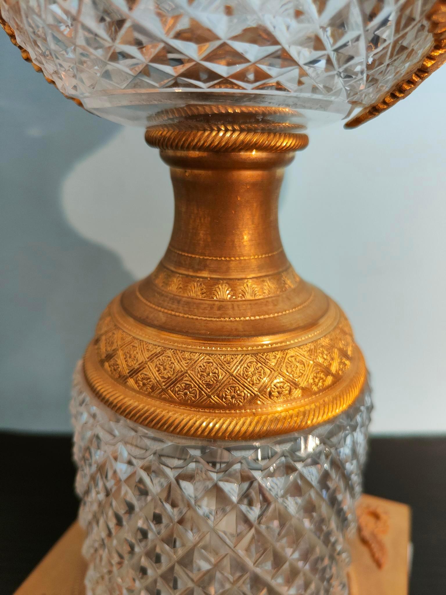 Vasen aus Kristall und Bronze aus der Empire-Periode, Paar im Angebot 2