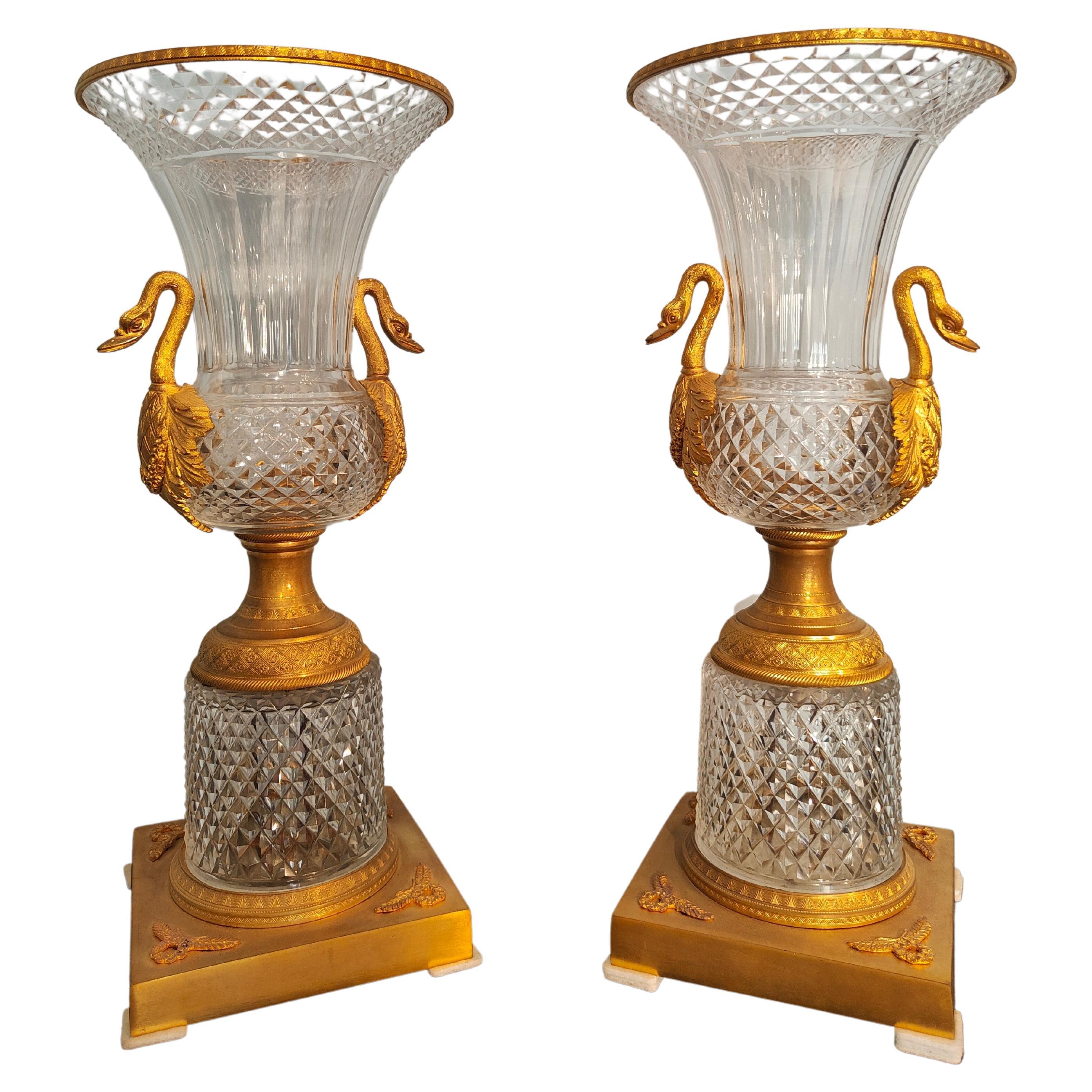 Paire de vases d'époque Empire en cristal et bronze