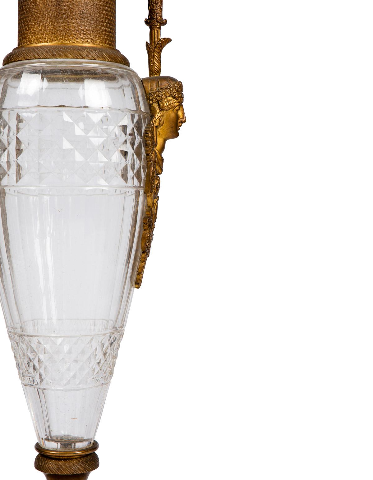 Français Paire de vases en cristal et bronze en vente