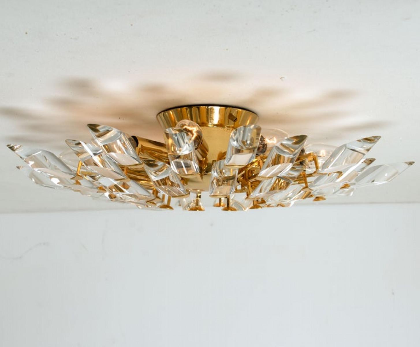 Pair of Crystal and Gilded Flush Mount Sconces By Oscar Torlasco for Stilkronen For Sale 5
