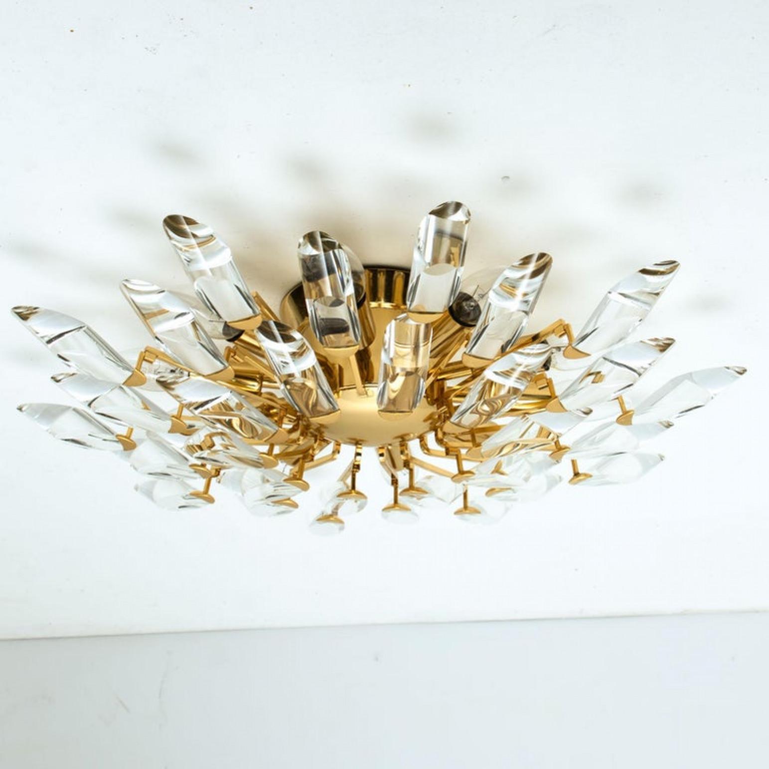 Pair of Crystal and Gilded Flush Mount Sconces By Oscar Torlasco for Stilkronen For Sale 6
