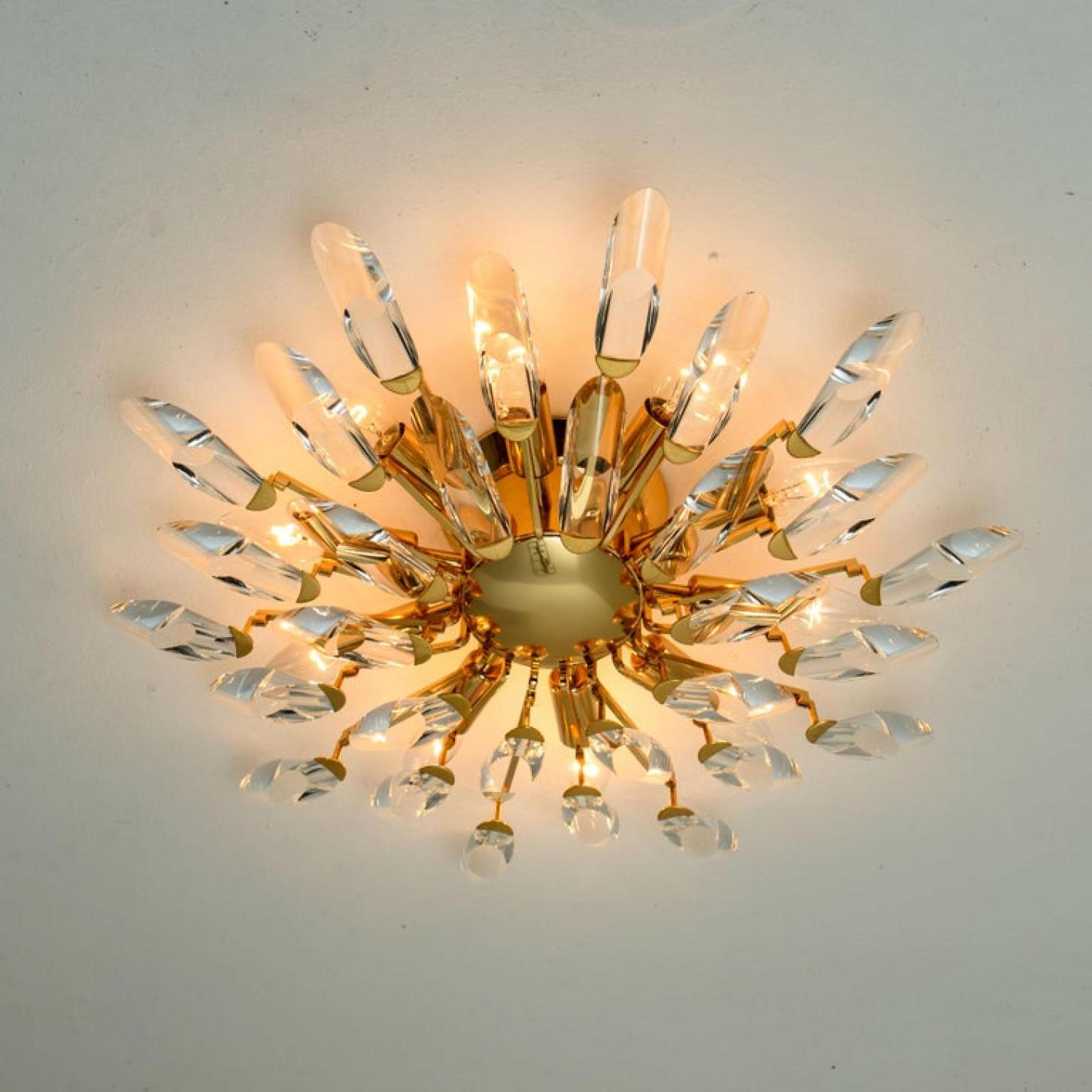 Pair of Crystal and Gilded Flush Mount Sconces By Oscar Torlasco for Stilkronen For Sale 7