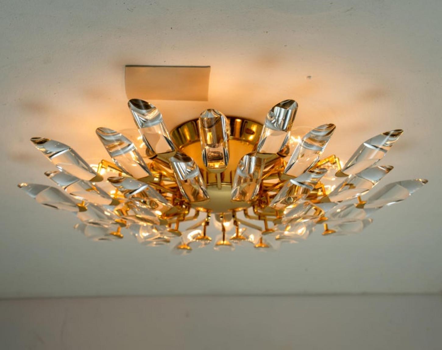 Pair of Crystal and Gilded Flush Mount Sconces By Oscar Torlasco for Stilkronen For Sale 8