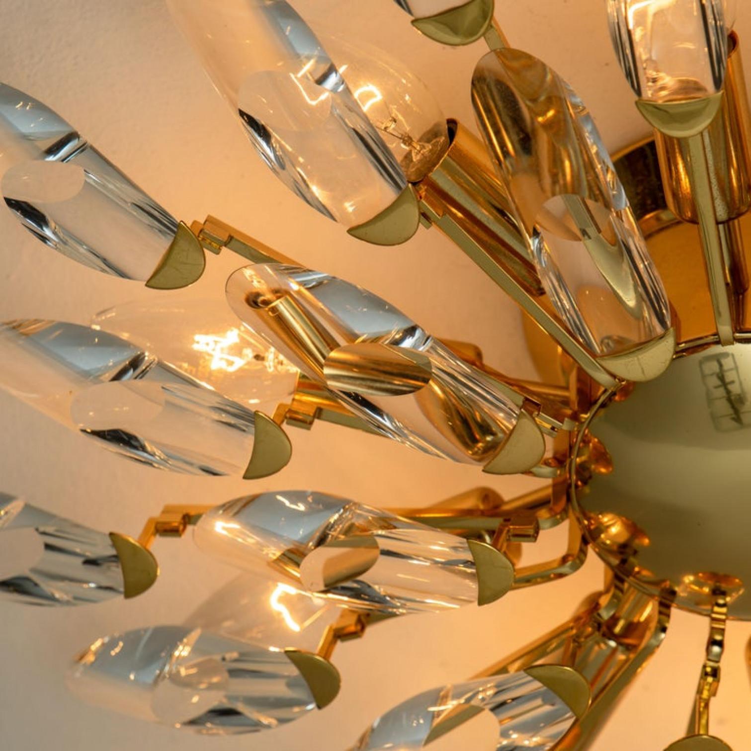 Pair of Crystal and Gilded Flush Mount Sconces By Oscar Torlasco for Stilkronen For Sale 10