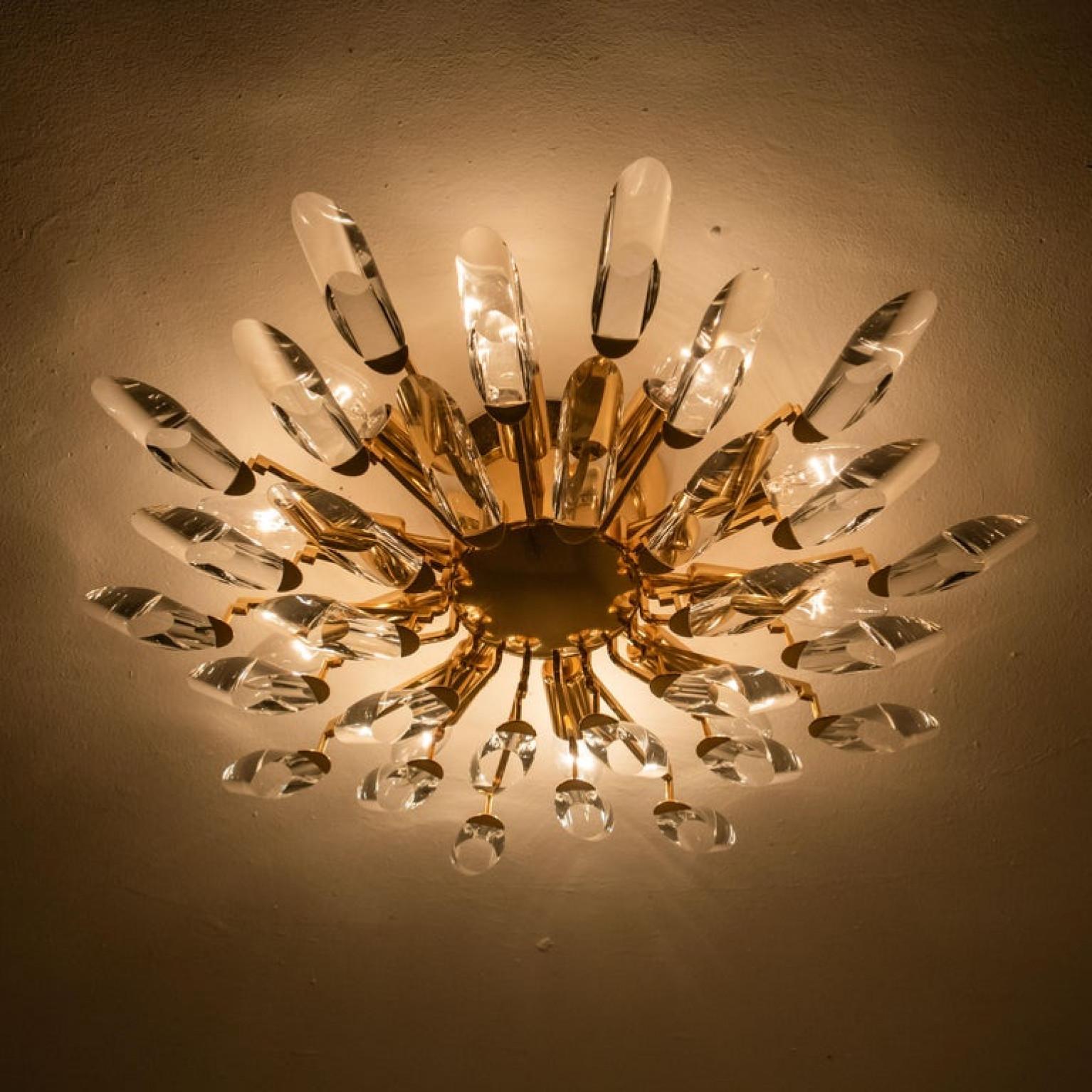 Pair of Crystal and Gilded Flush Mount Sconces By Oscar Torlasco for Stilkronen For Sale 12