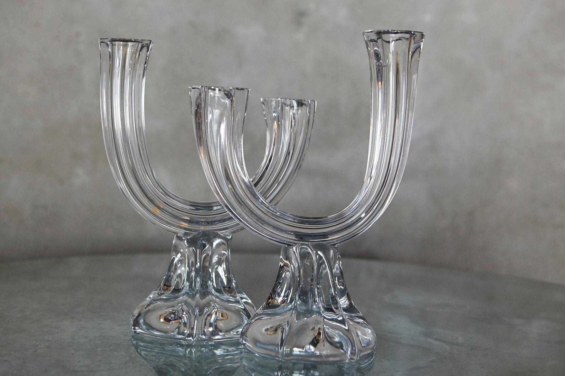 Pareja de candelabros de cristal de Cristallerie Lorraine, Francia, años 50 Moderno de mediados de siglo en venta