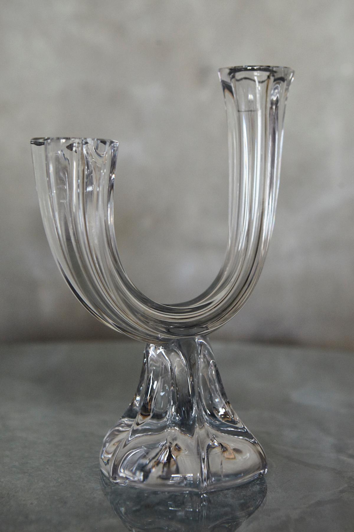 Pareja de candelabros de cristal de Cristallerie Lorraine, Francia, años 50 Europeo en venta