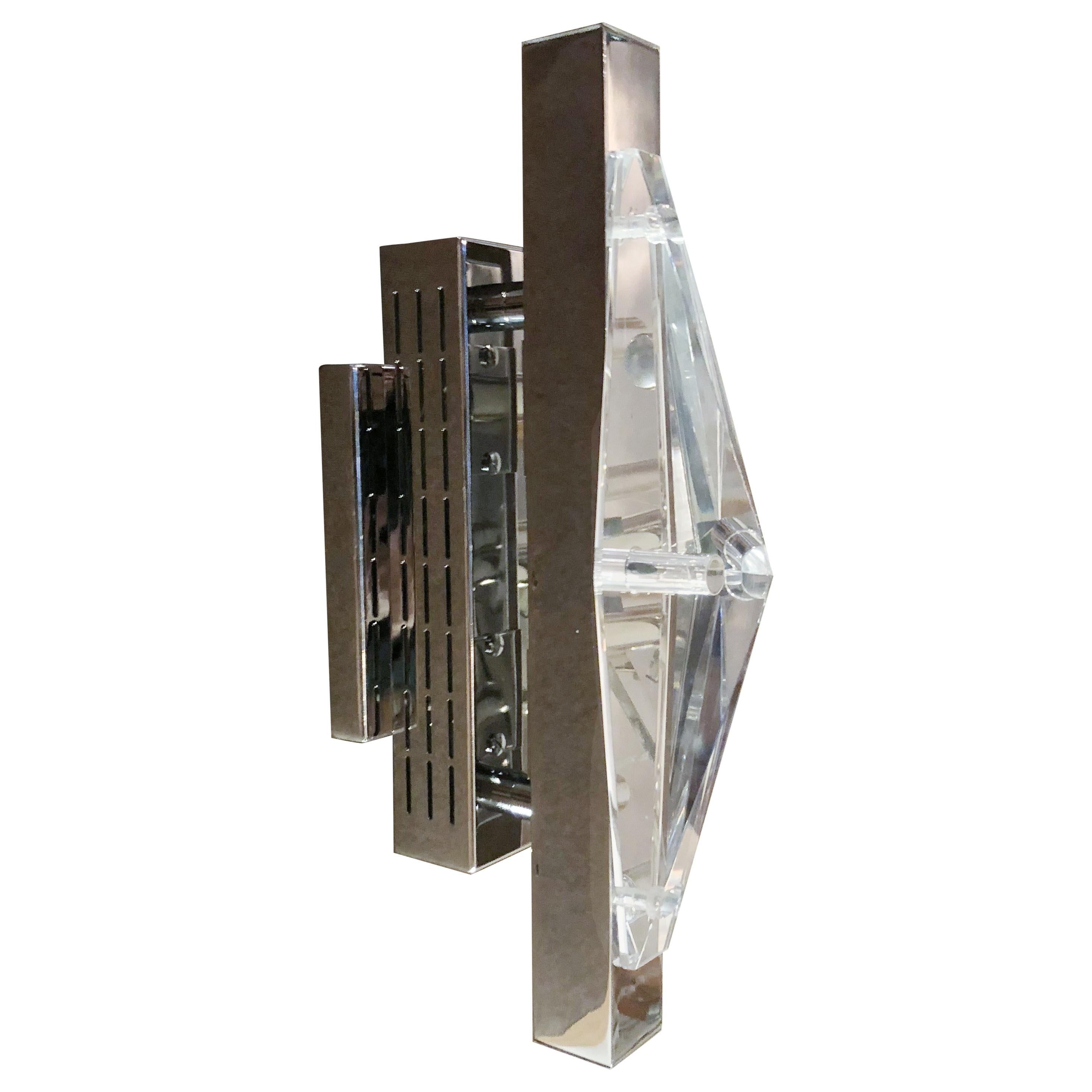 Limited edition Italian wall light or flush mount with clear faceted crystal on chrome finish / Designed by Fabio Bergomi for Fabio Ltd / Made in Italy
1 light / G4 LED type/ max 2W
Height: 15.75 inches / Width: 4.25 inches / Depth: 7.5 inches
1