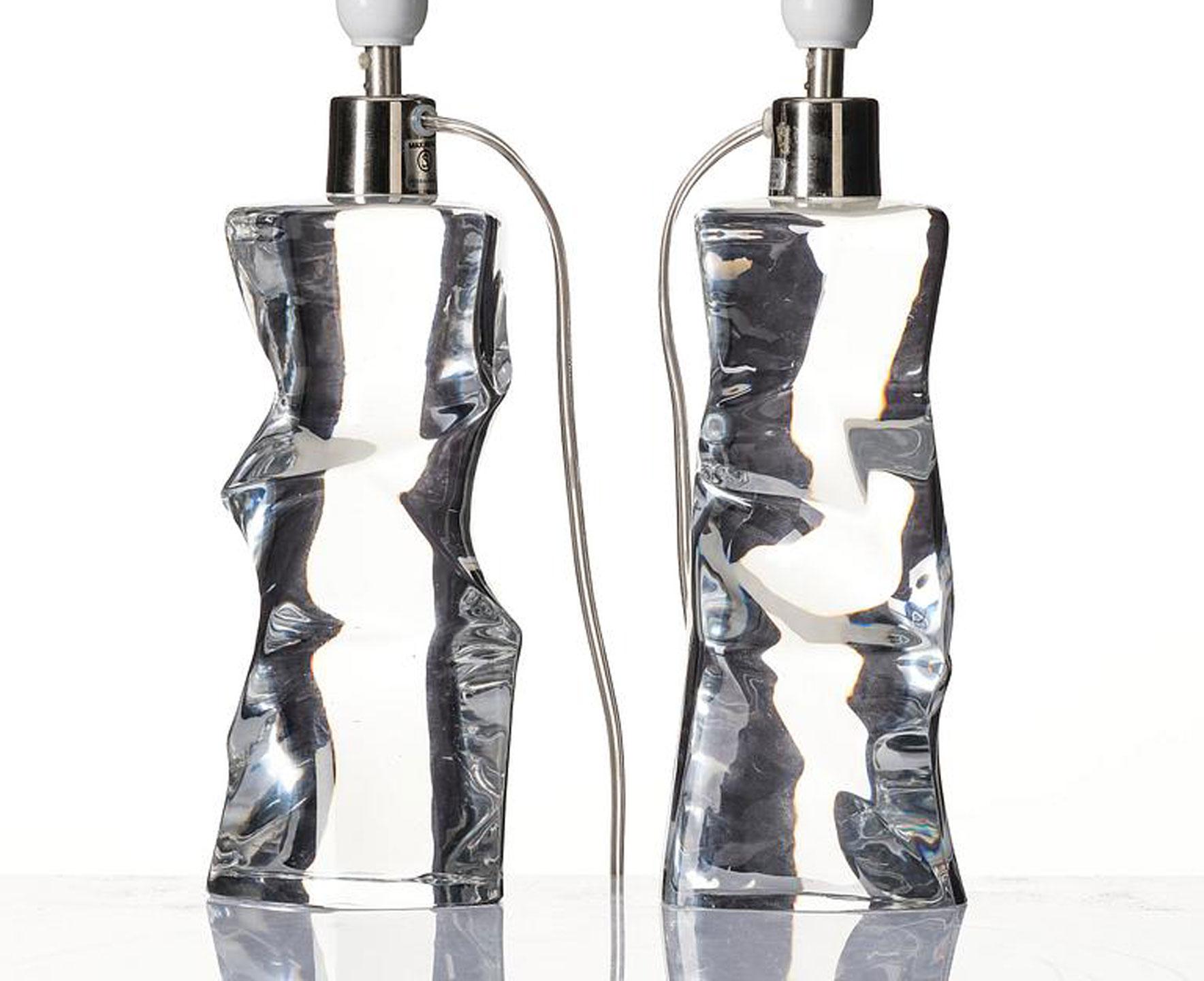 Suédois Paire de lampes de bureau en verre transparent Olle Alberius, Orrefors, Suède en vente
