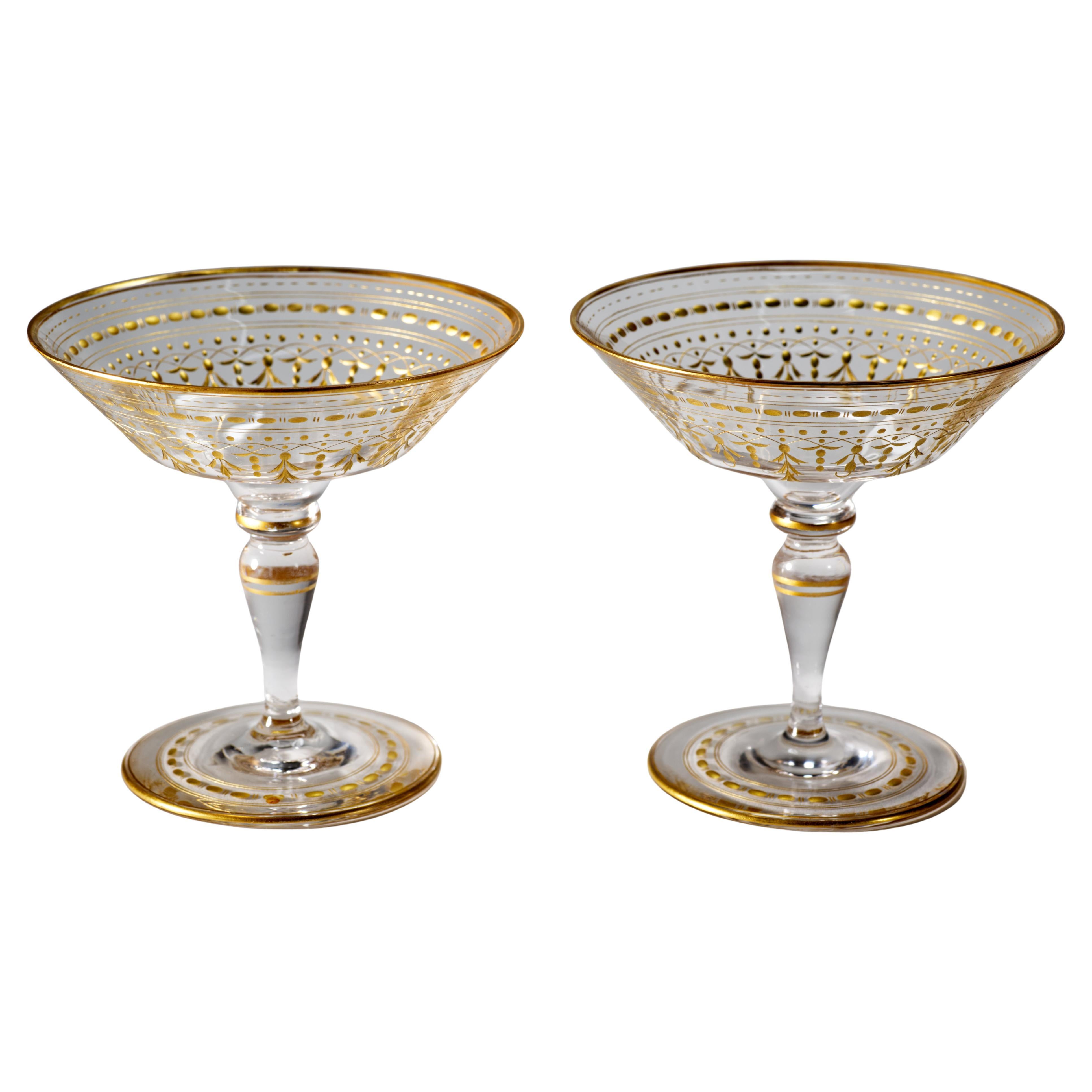 Coppia di bicchieri da Champagne Coupe in cristallo dorato, attribuiti a Josephinenhutte
