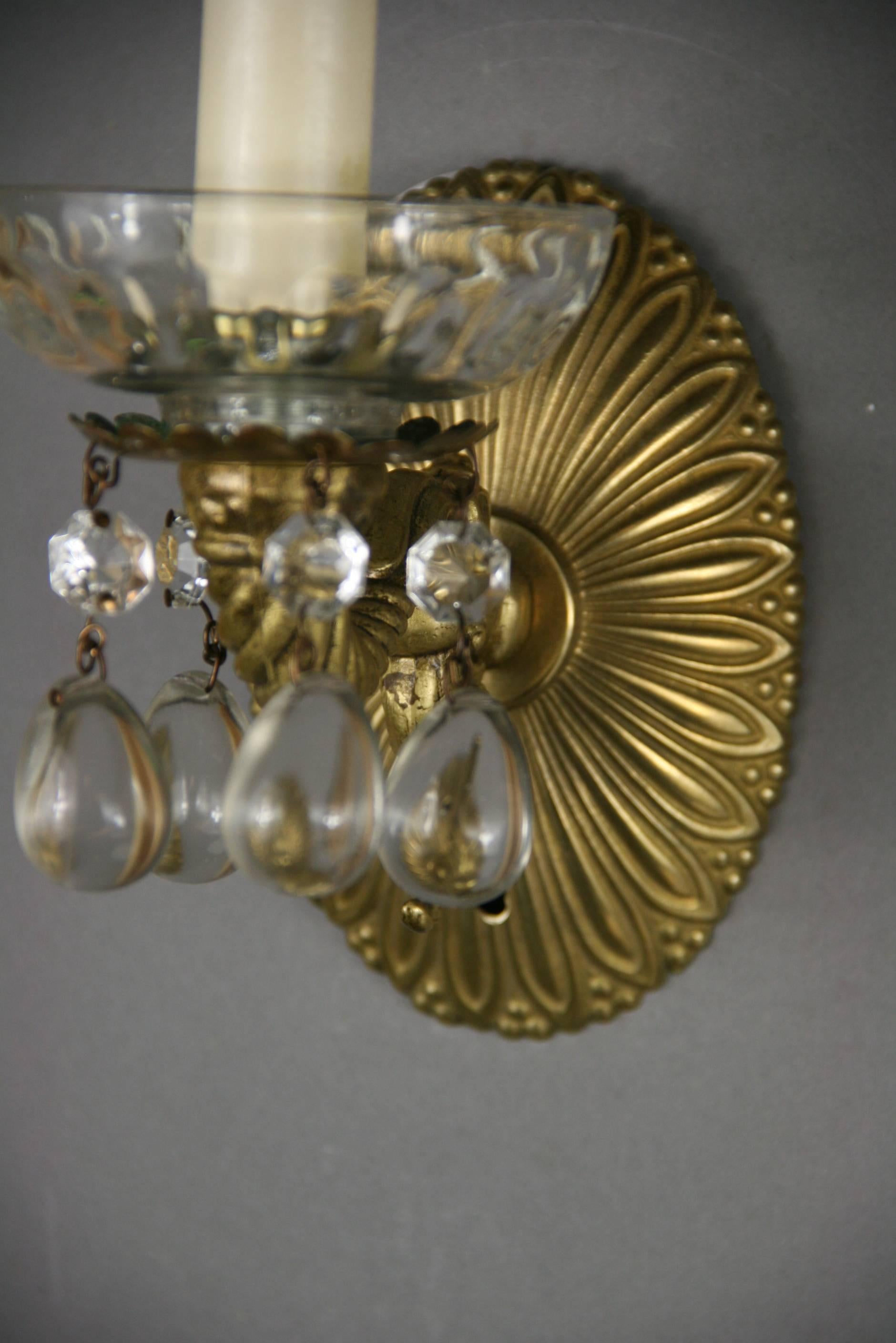 Pair of Crystal Drops Sconce In Good Condition In Douglas Manor, NY