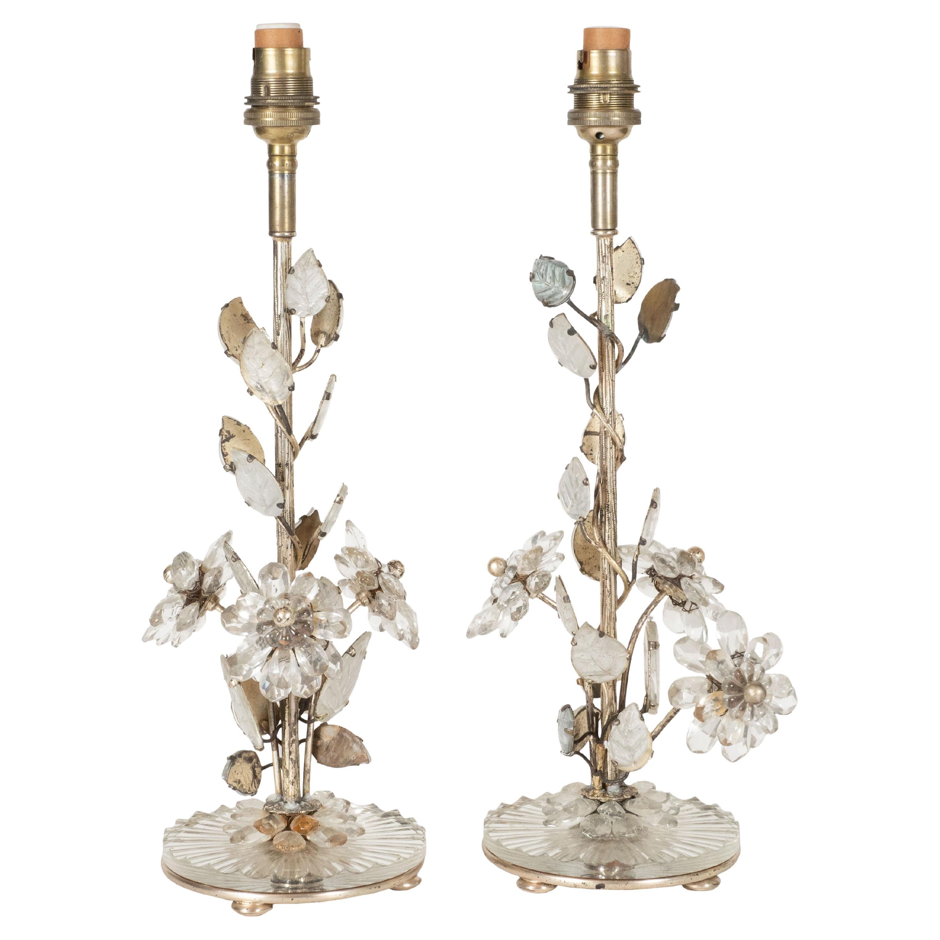 Paar Tischlampen mit Blumenmotiv aus Kristall im Angebot