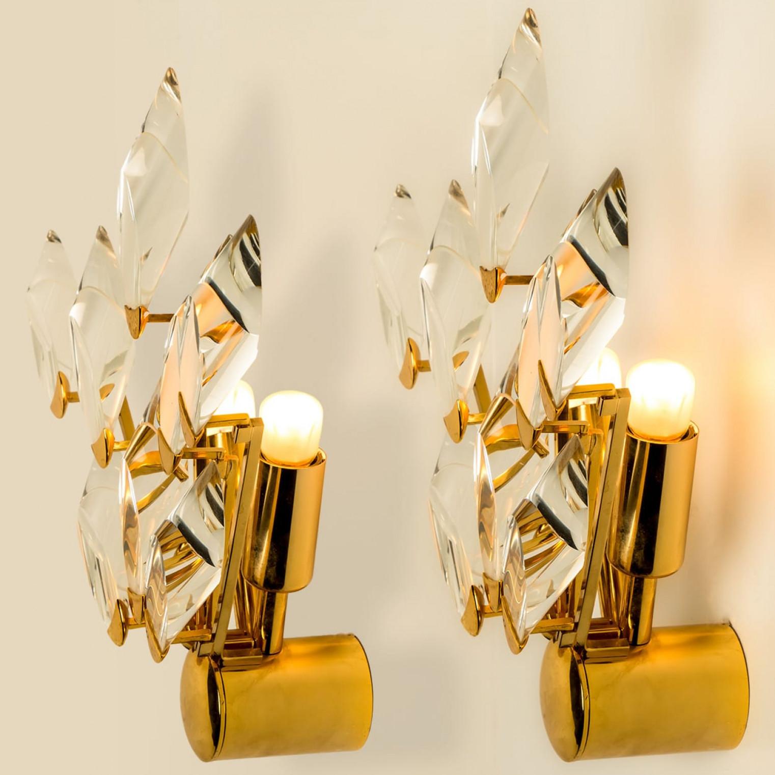 Italian Pair of Crystal Gilded Brass Sconces by Oscar Torlasco for Stilkronen For Sale
