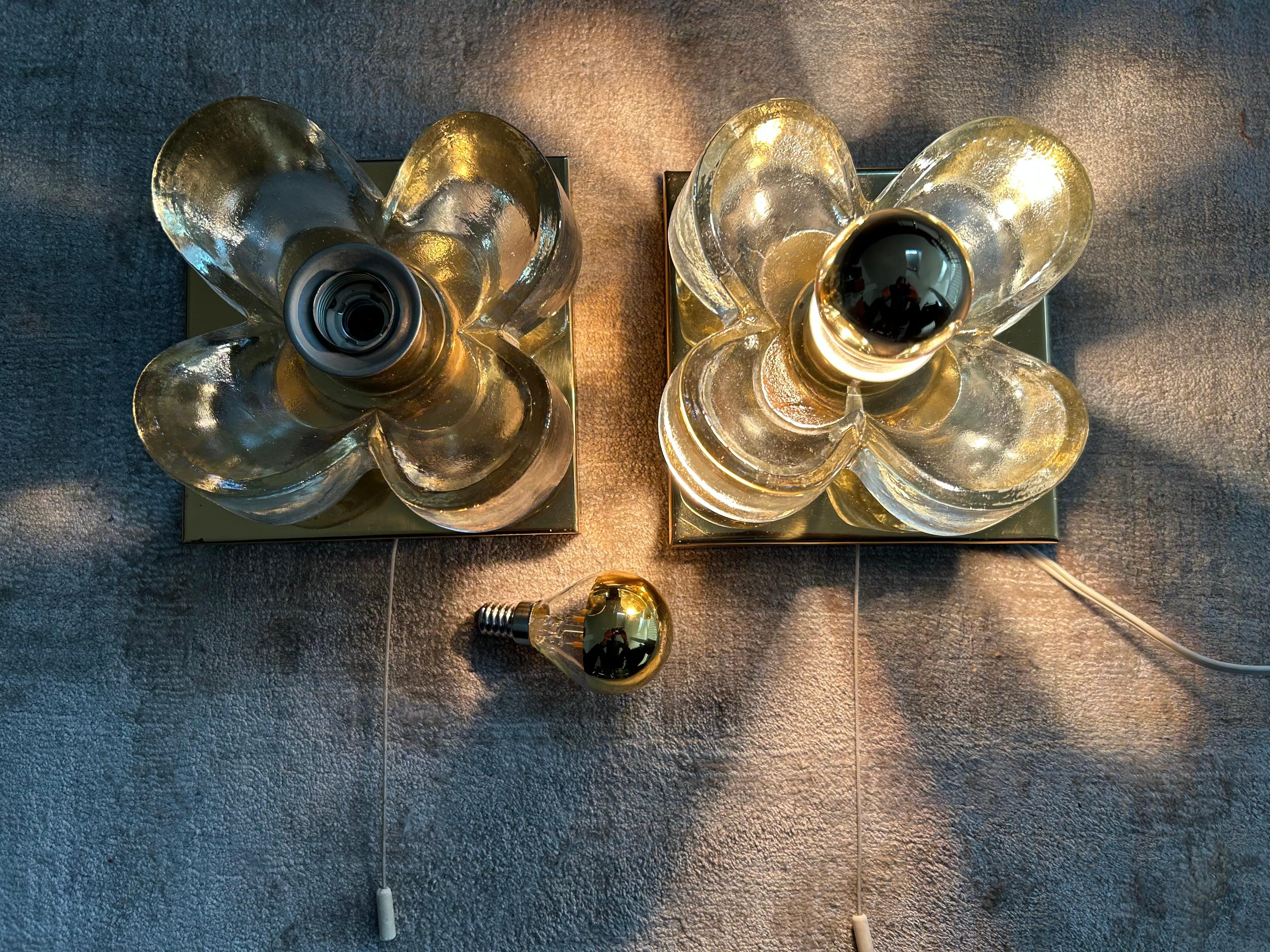 Mid-Century moderno Pair of Crystal-Glass and Brass Sconces by SiSCHE, Germany, 1970's in vendita
