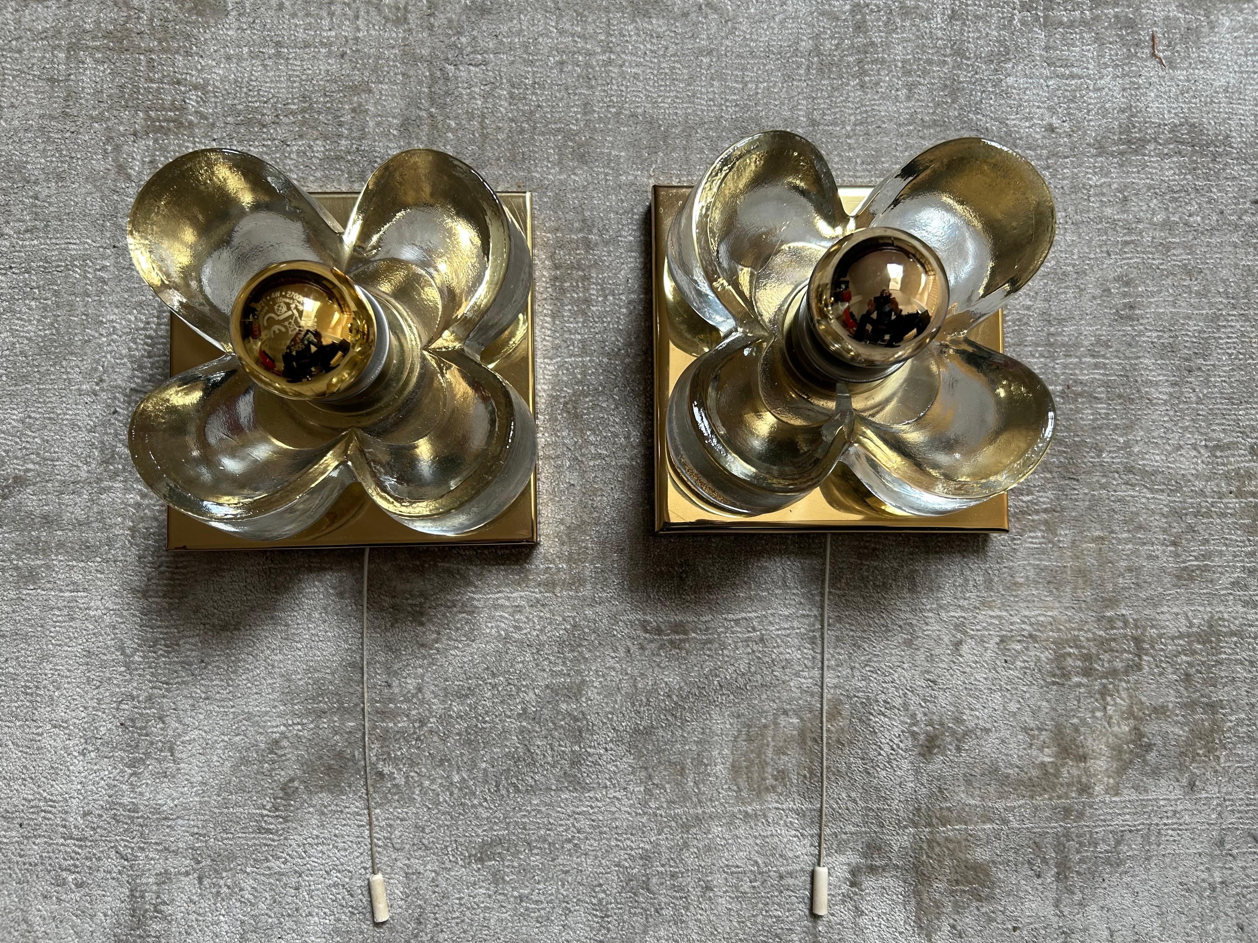 Pair of Crystal-Glass and Brass Sconces by SiSCHE, Germany, 1970's In condizioni buone in vendita a Cork, IE