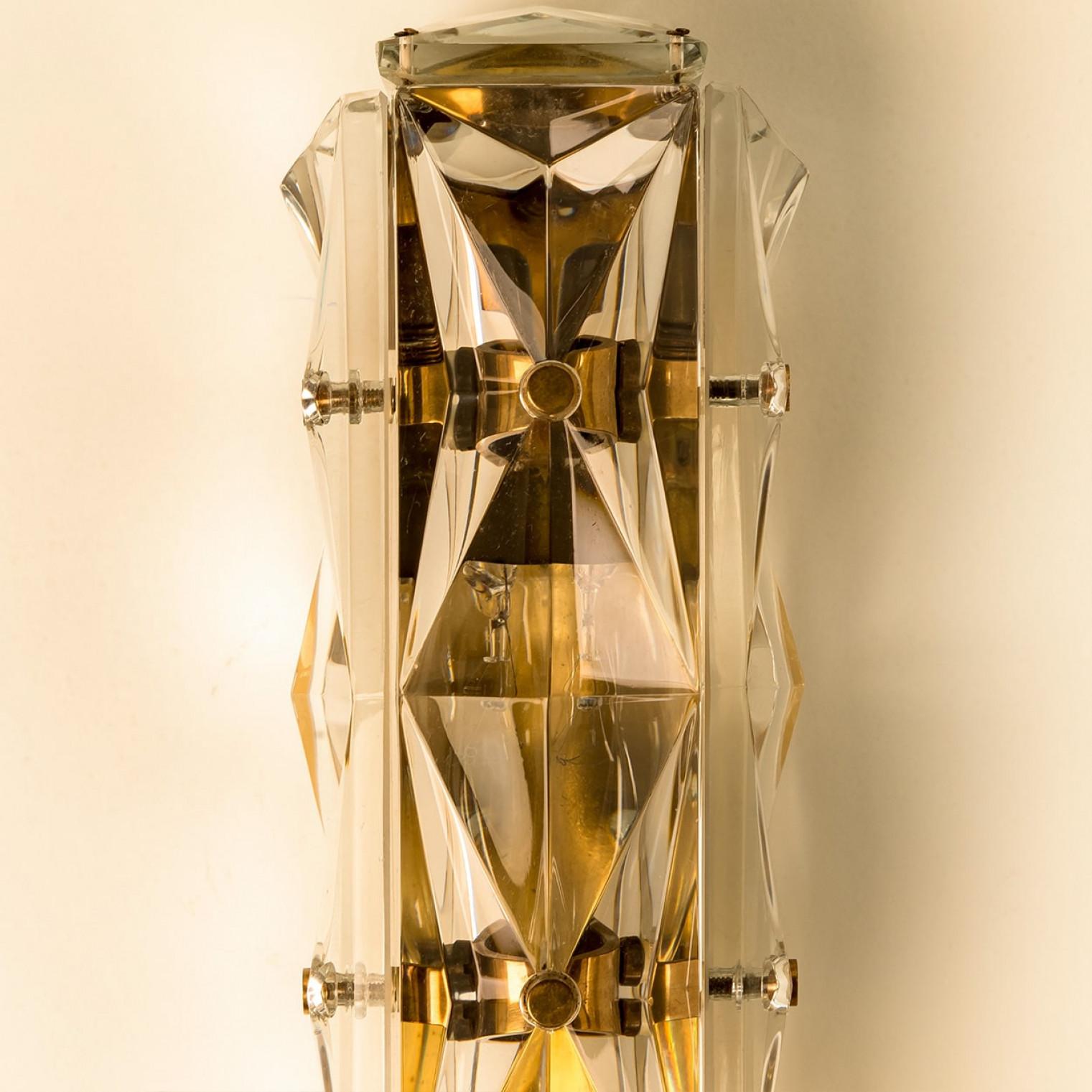 Pareja de apliques de cristal y latón de Kinkeldey, años 70 finales del siglo XX en venta