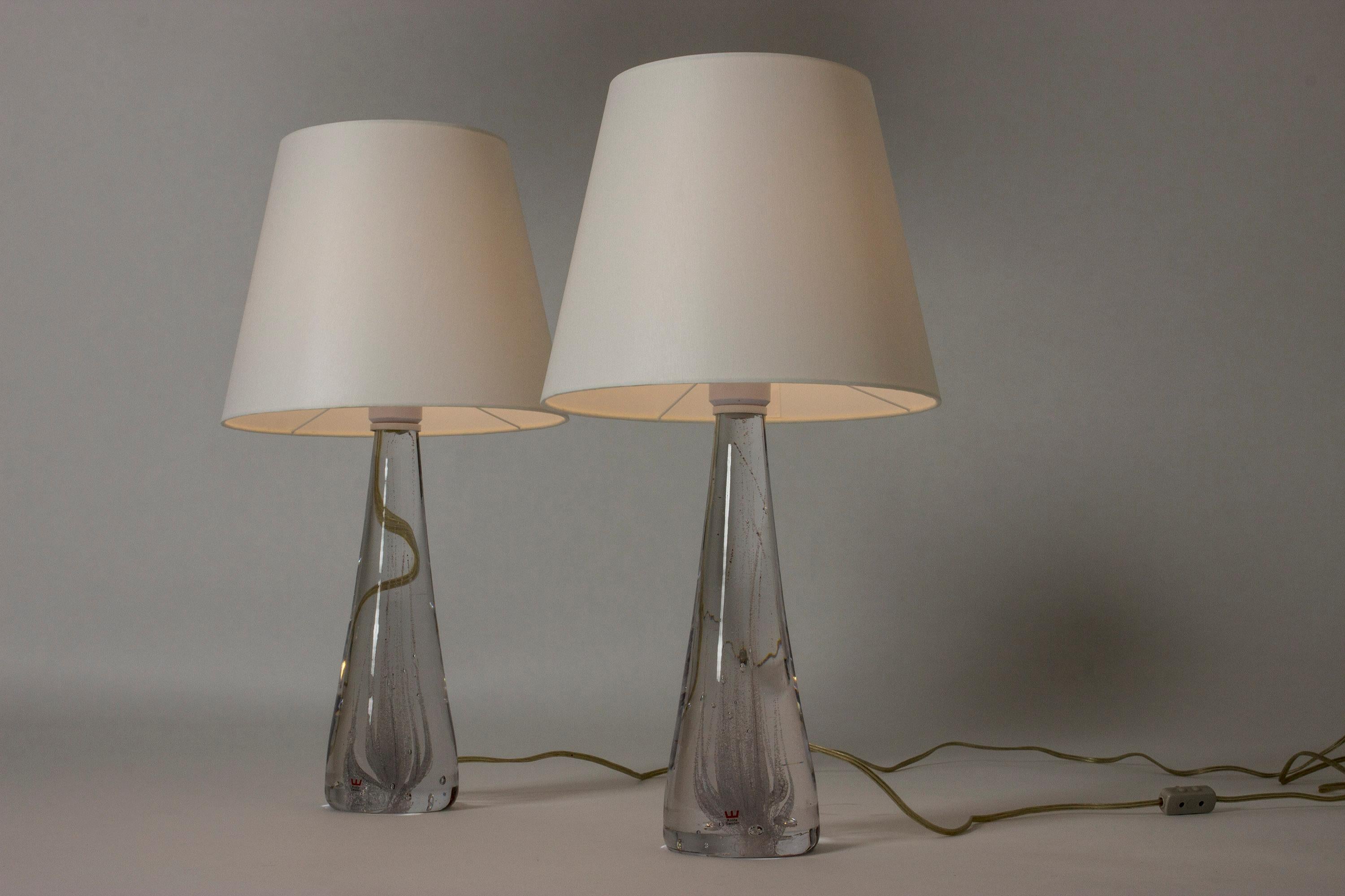 Mid-20th Century Pair of Crystal Glass Table Lamps by Vicke Lindstrand for Kosta, Sweden, 1950s