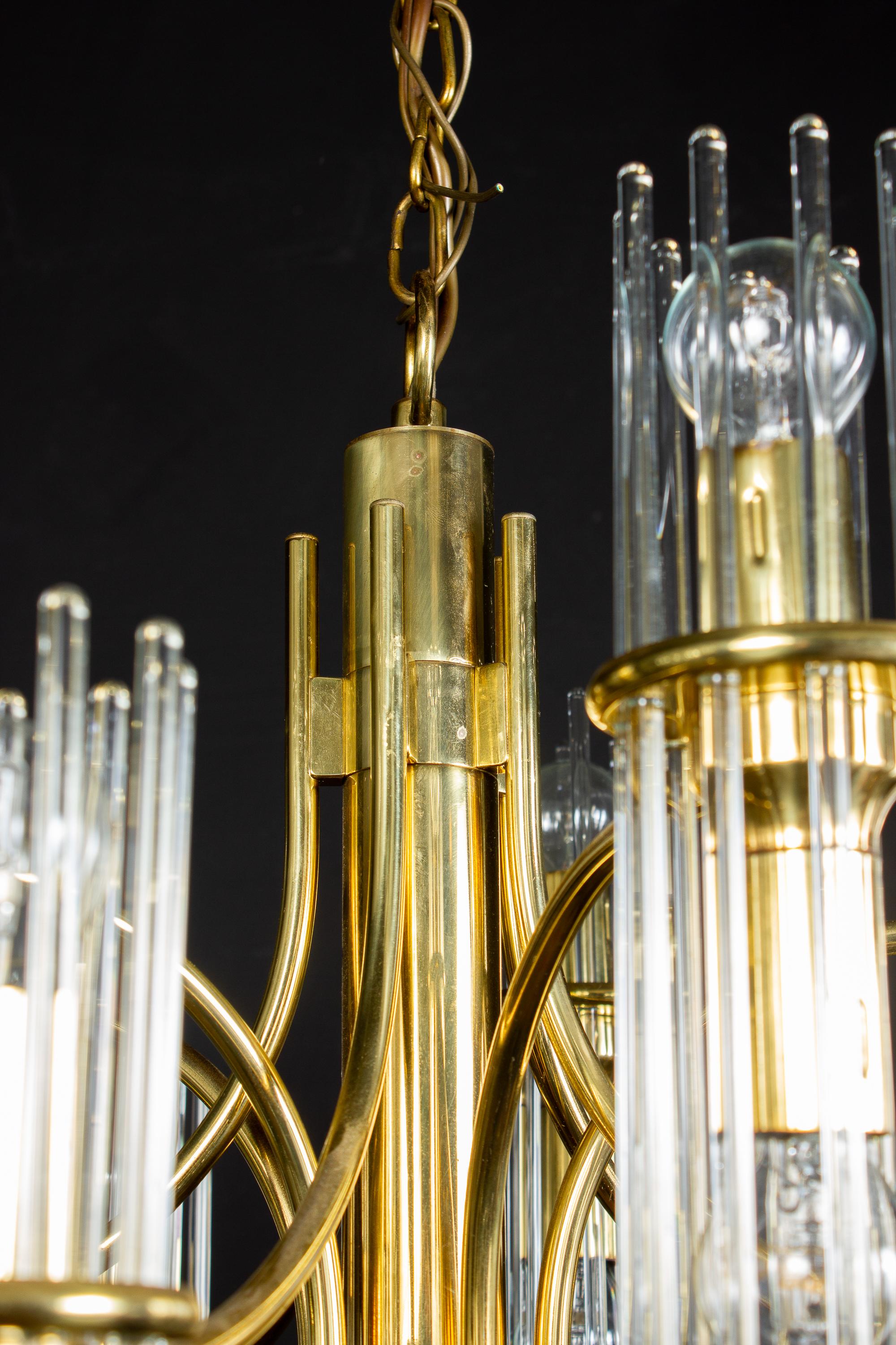 Paire de lustres ou lanternes en laiton et tige de cristal de Gaetano Sciolari, années 1960 en vente 5