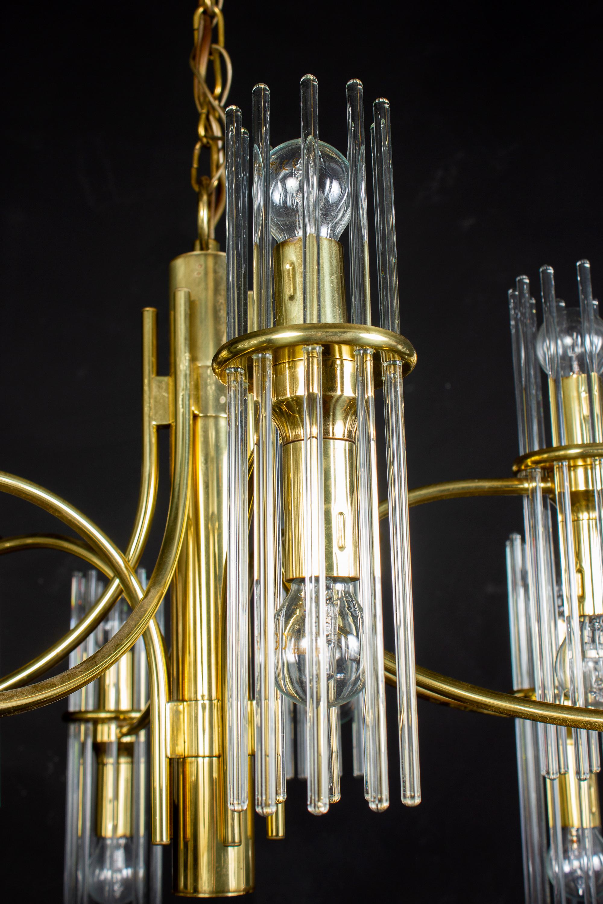 Paire de lustres ou lanternes en laiton et tige de cristal de Gaetano Sciolari, années 1960 en vente 2