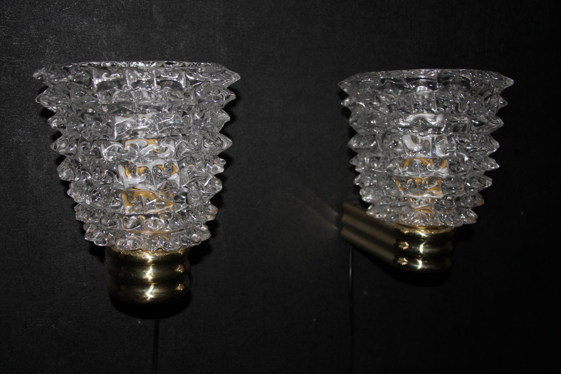 Brass Pair of Wall Lights Sconces in Rostrato Murano Glass in the Style of Barovier