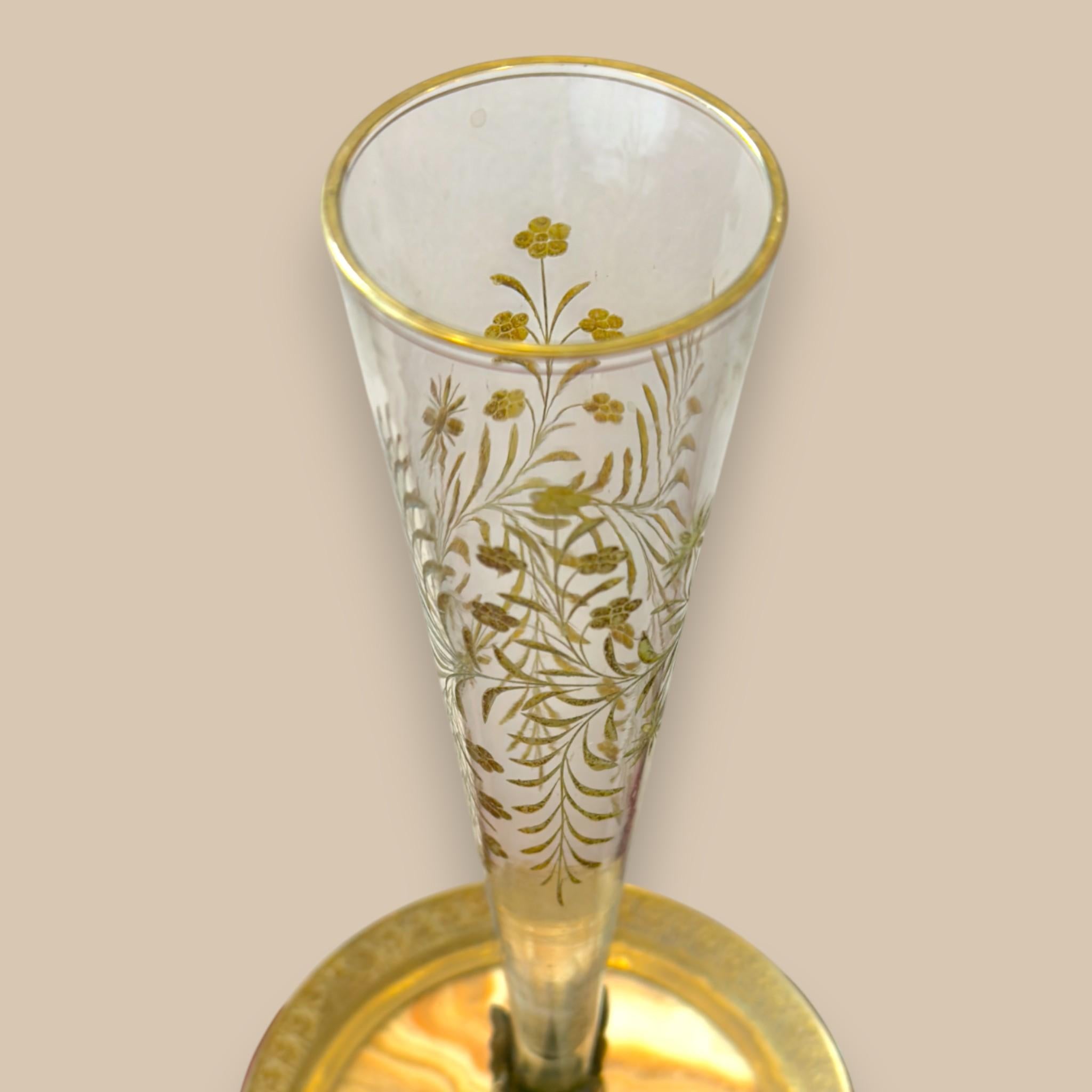 Paar Soliflores-Vasen aus Kristall auf Sockeln aus Bronze und Alabaster, 19. (19. Jahrhundert) im Angebot