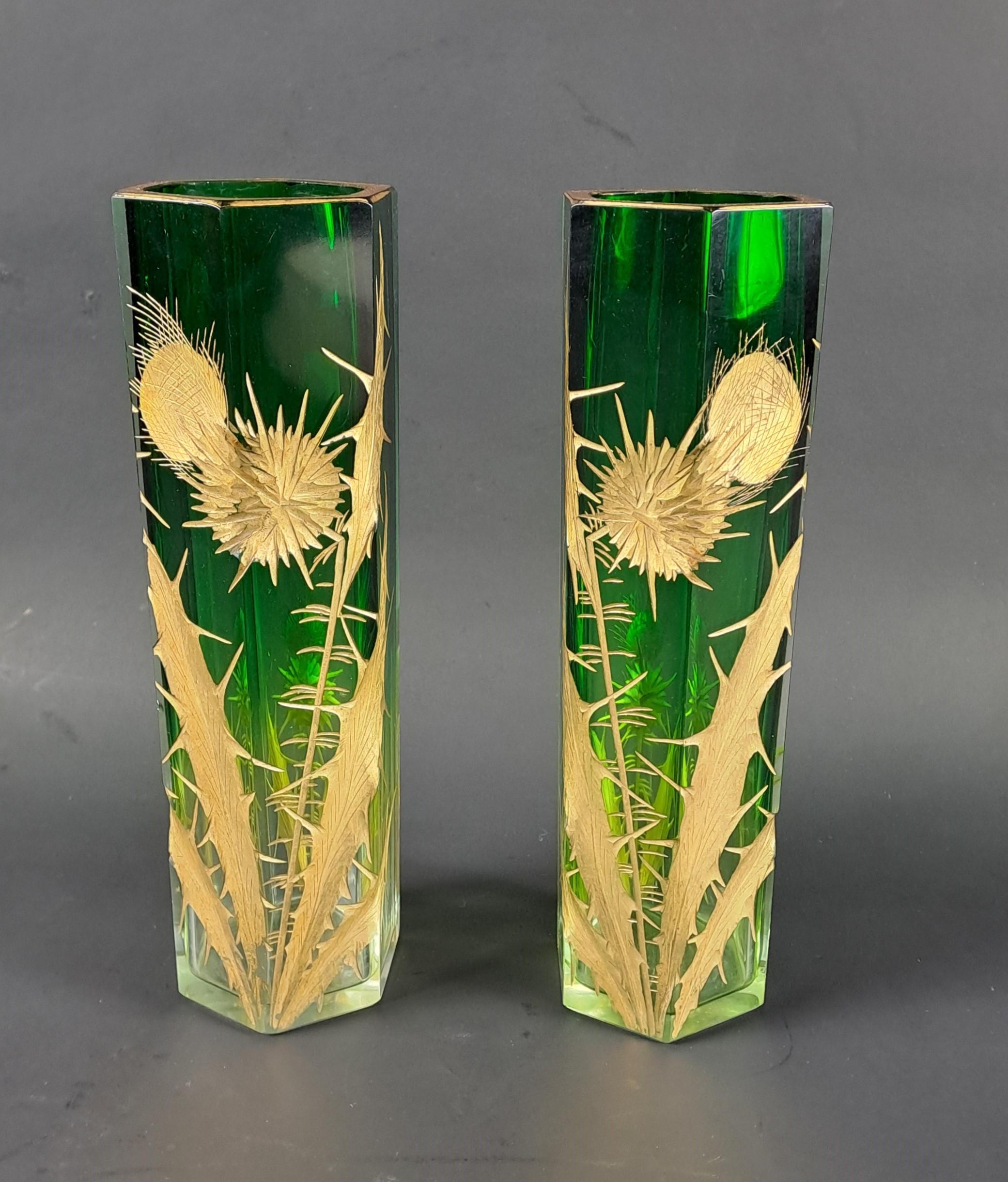 Début du 20ème siècle Paire de vases en cristal avec chardons - Maison Moser - Période Art Nouveau en vente