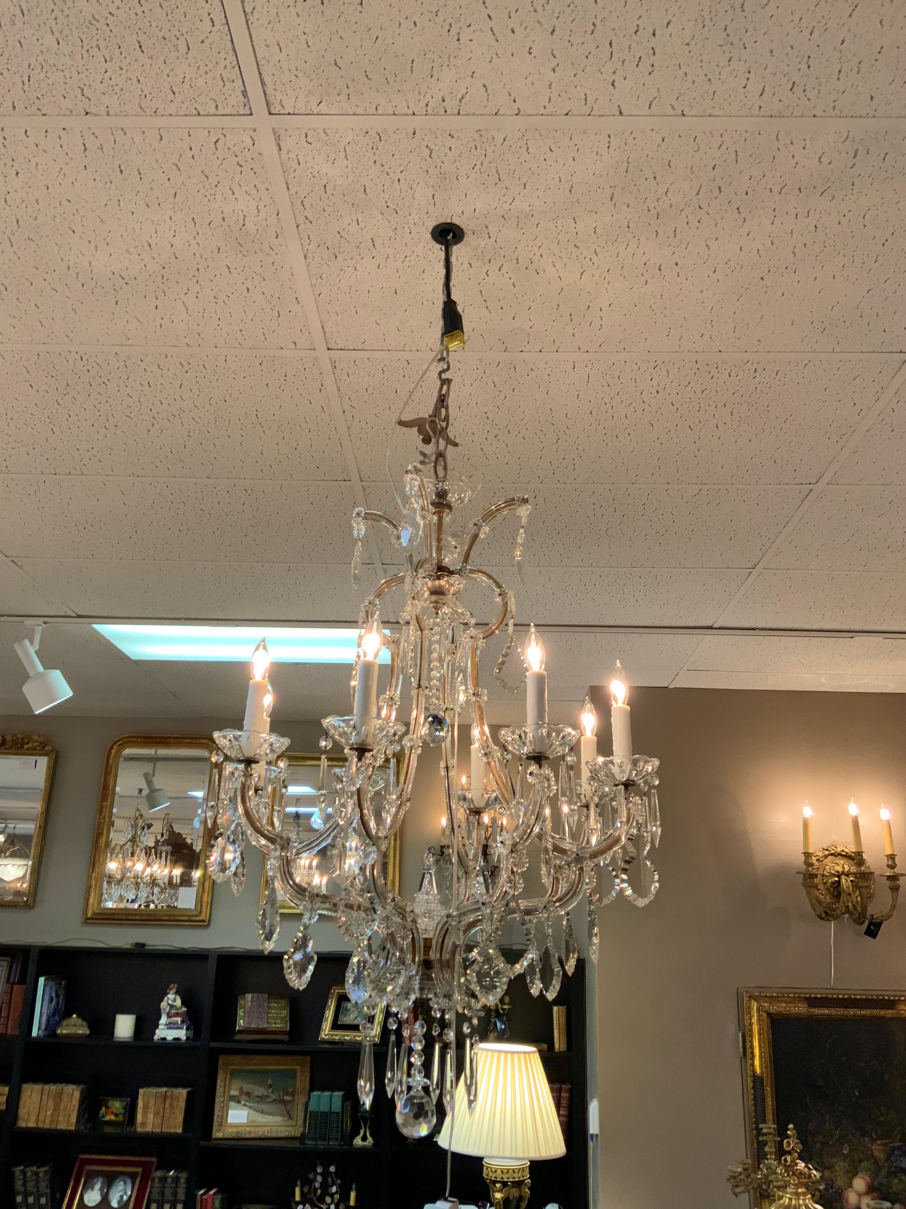 Coppia di lampadari a otto luci in cristallo veneziano In condizioni ottime in vendita a Houston, TX