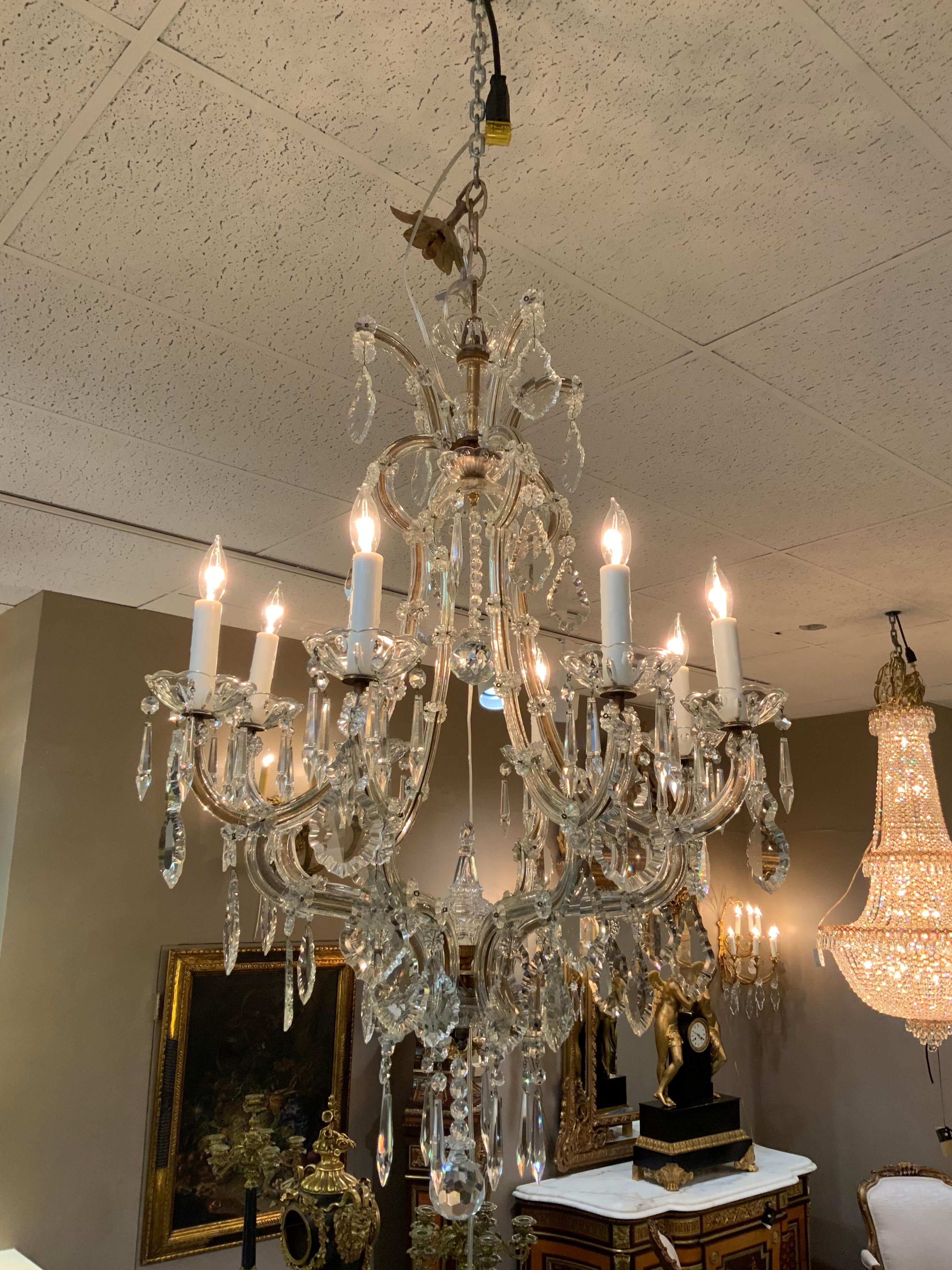 Coppia di lampadari a otto luci in cristallo veneziano in vendita 3