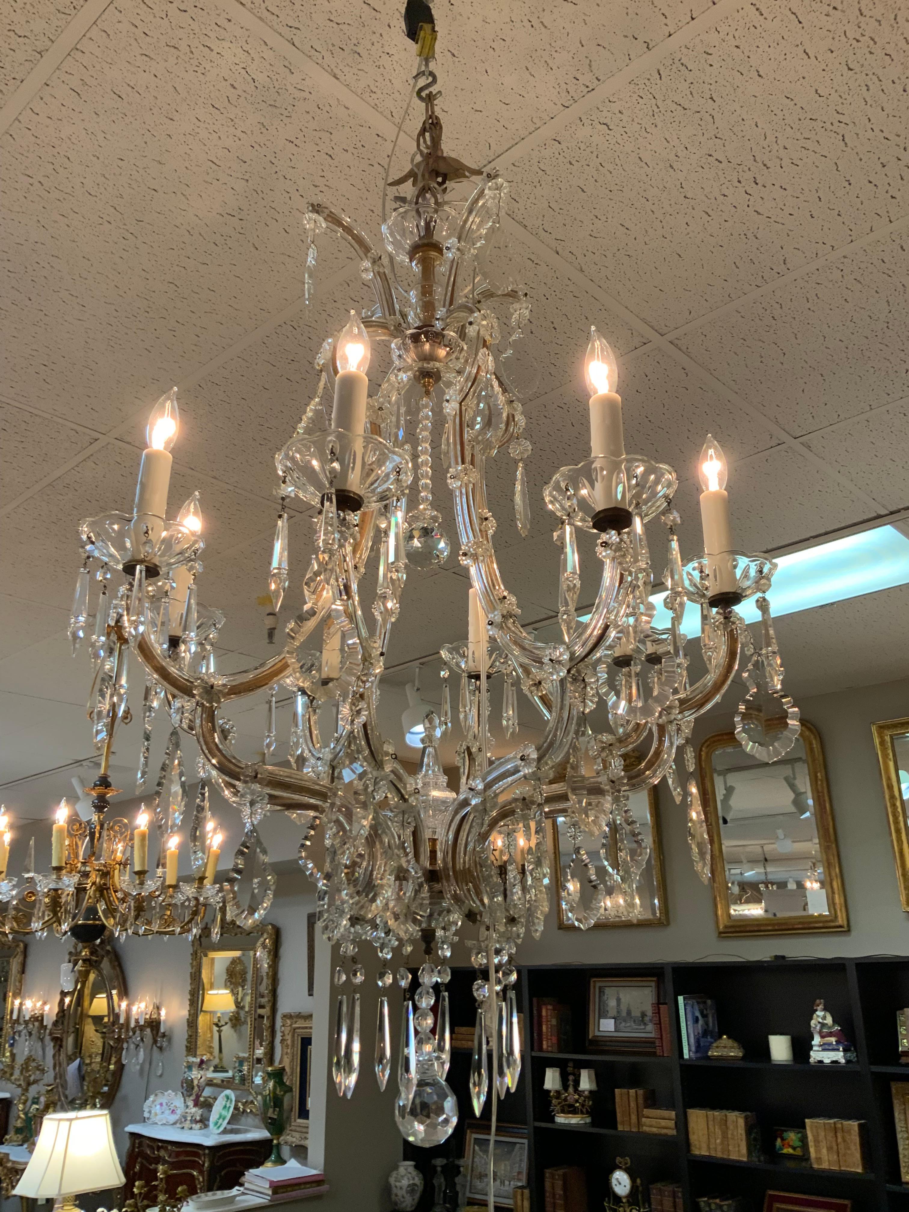 Coppia di lampadari a otto luci in cristallo veneziano in vendita 4