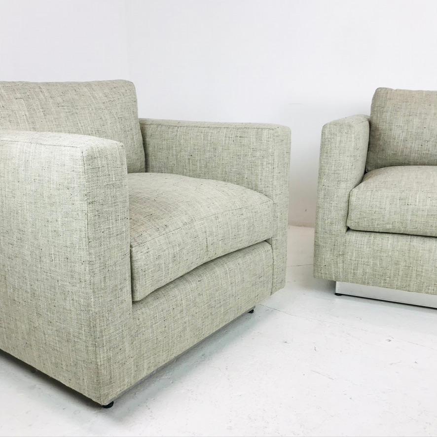 Mid-Century Modern Pair of Cube Chairs in the Style of Milo Baughman For Sale
