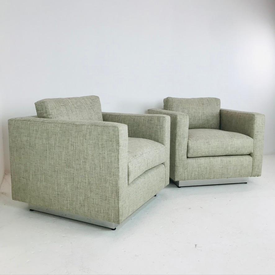 Pair of Cube Chairs in the Style of Milo Baughman In Good Condition For Sale In Dallas, TX