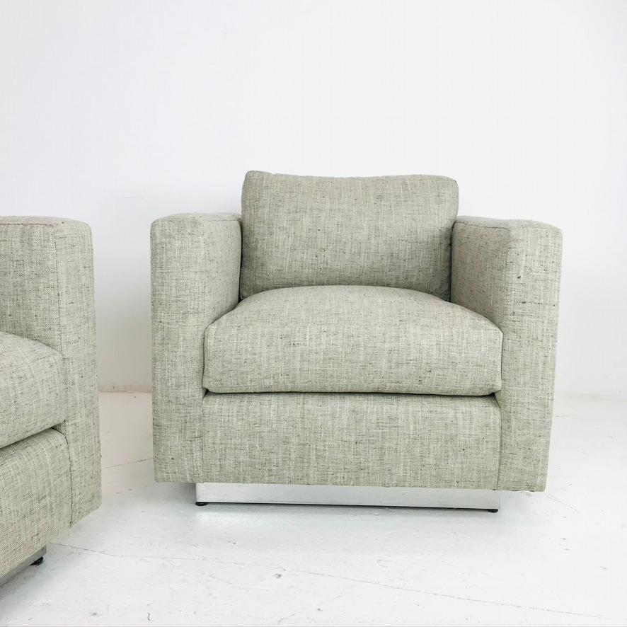 Late 20th Century Pair of Cube Chairs in the Style of Milo Baughman For Sale