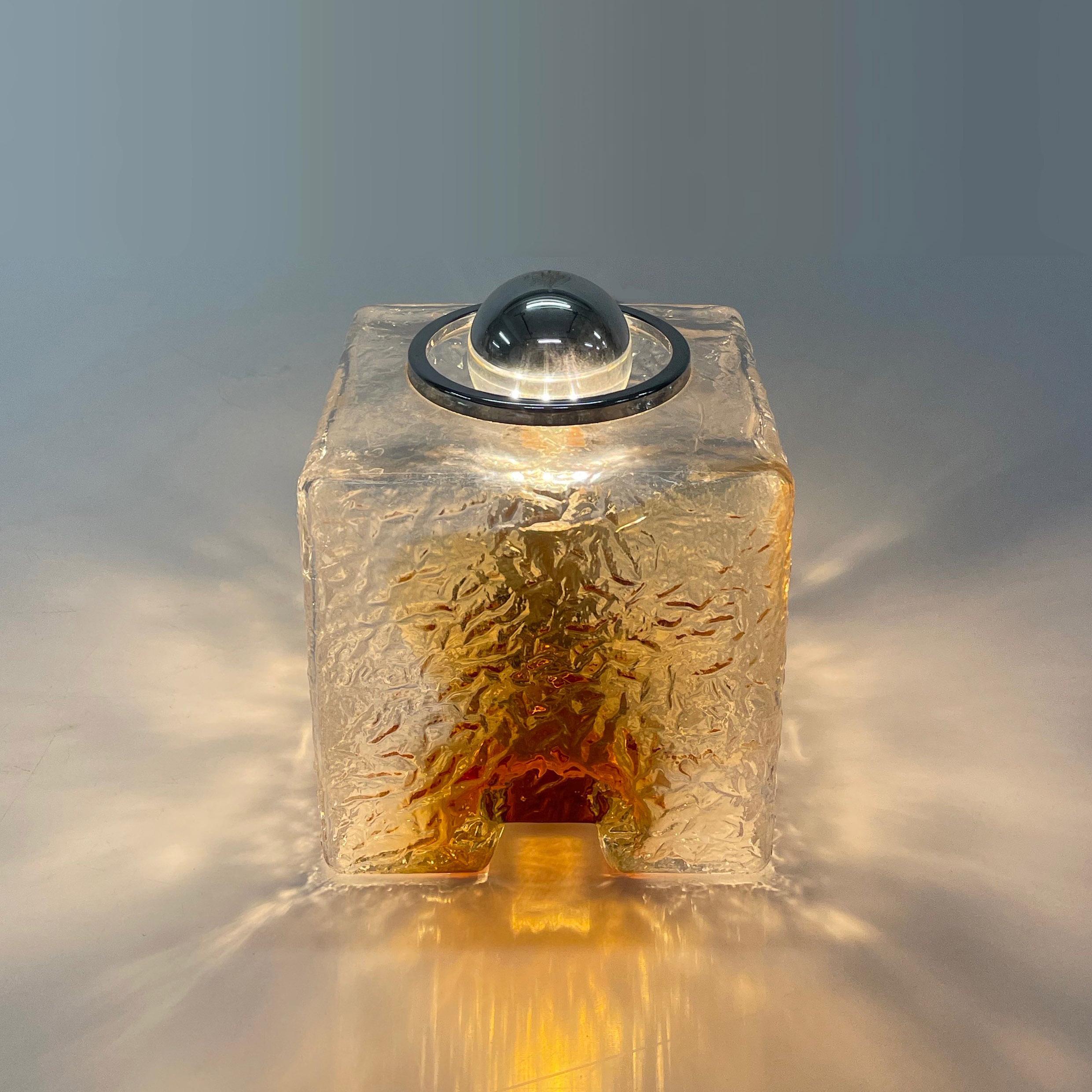 Hand-Crafted Pair of Cube Murano Glass Table Lamp by Toni Zuccheri for Mazzega, Italy, 1970s For Sale