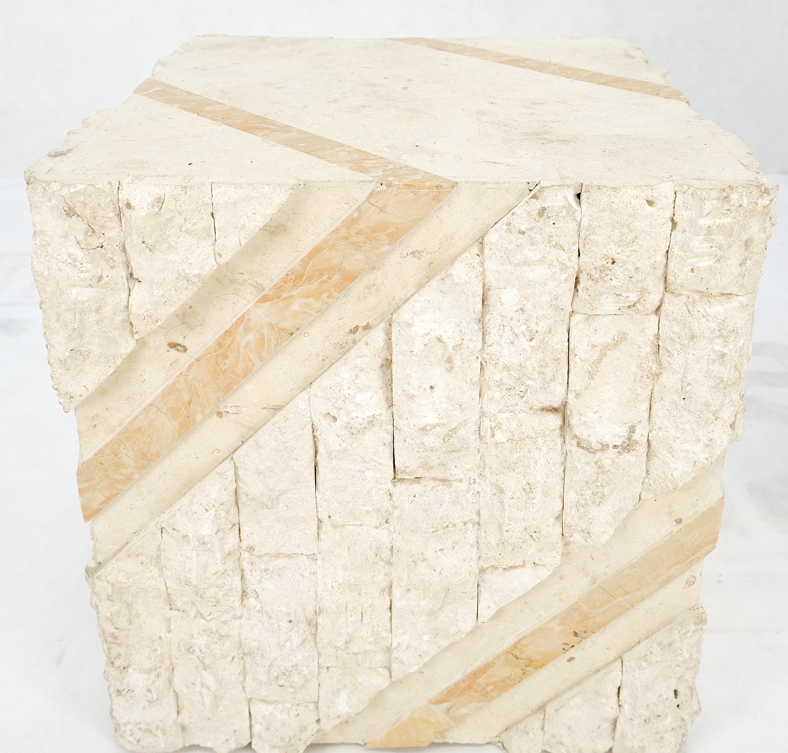 Inconnu Paire de tables d'appoint de forme cubique en marbre poli tessellé MINT! en vente