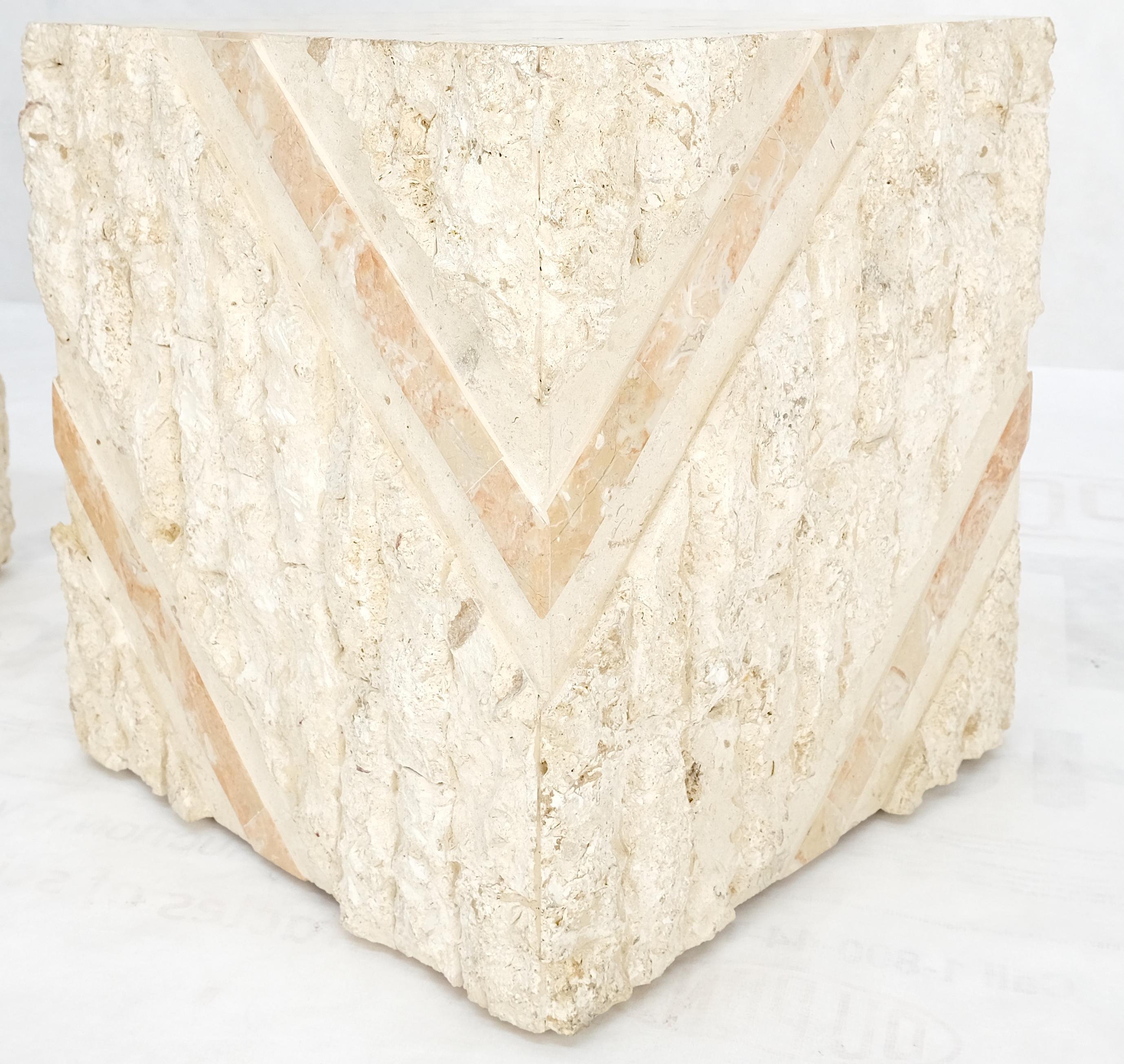 Marbre Paire de tables d'appoint de forme cubique en marbre poli tessellé MINT! en vente