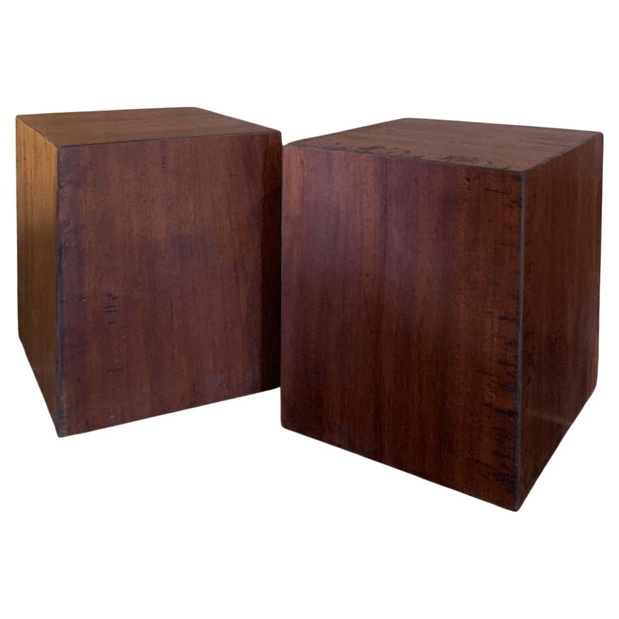 Pair of Cubes Sidetables in Reclaimed Red hardwood For Sale