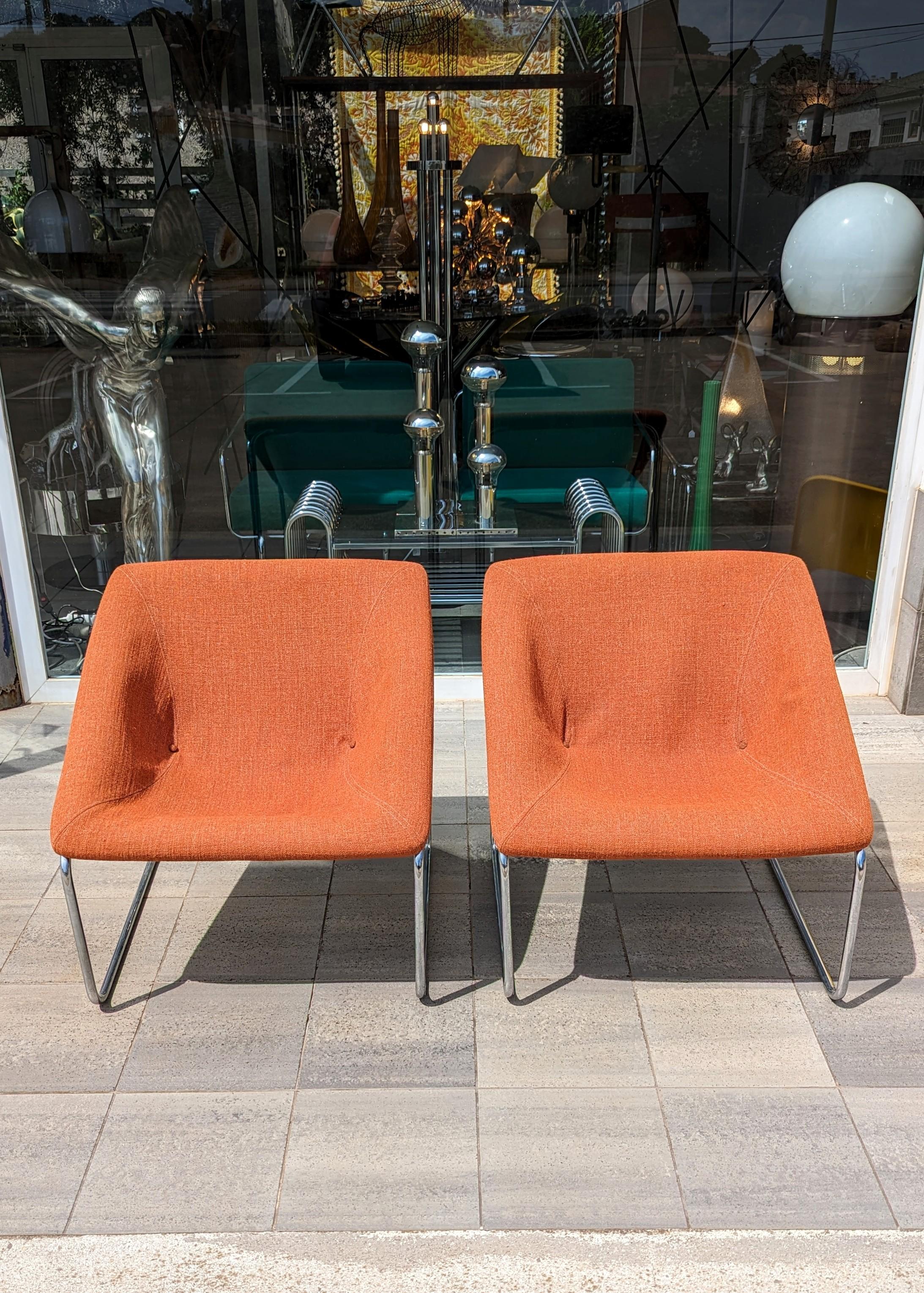 Rare pair of cubic lounge chairs manufactured in 1970s in France.
Very confortable and really practical, very light and handy, taking up little space, they can easily be placed in your interior.