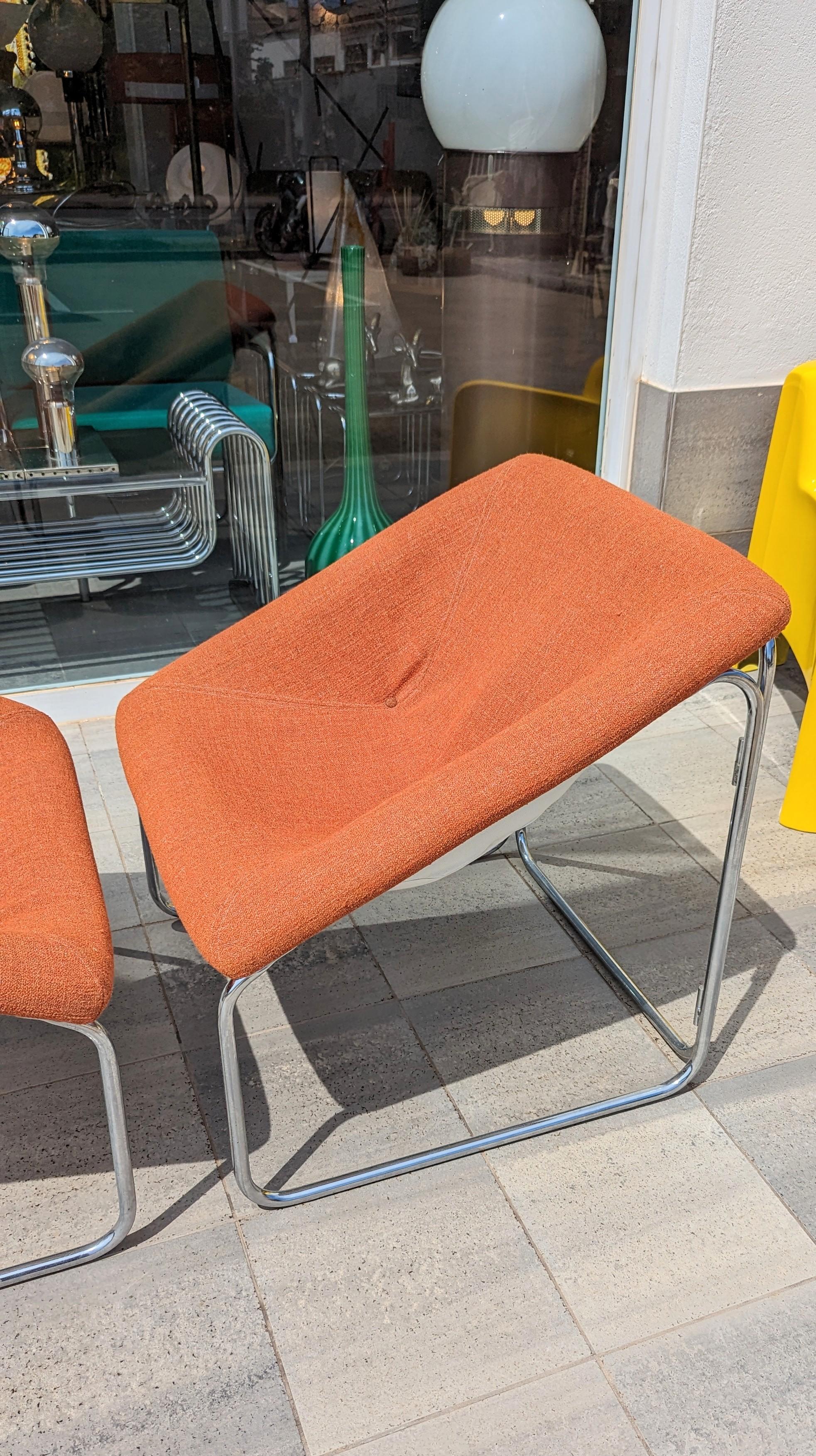 Pair of Cubic Lounge Chairs, France 1970s In Good Condition For Sale In L'Escala, ES