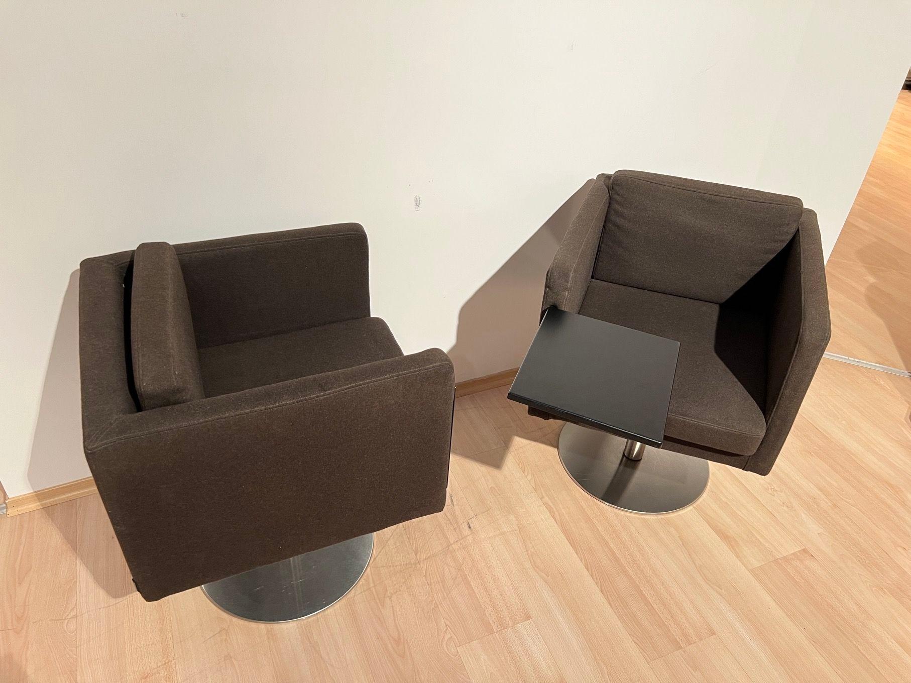 Paire de chaises pivotantes cubiques avec plateau de Lensvelt, Pays-Bas, début du 21e siècle en vente 4
