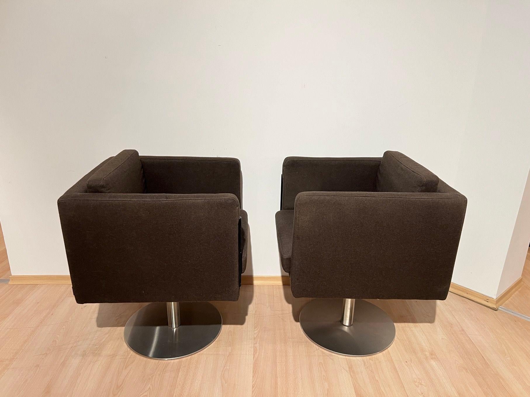 Dutch Pair of cubic Swivel Chairs with Tableau by Lensvelt, Netherlands, early 21st C. For Sale